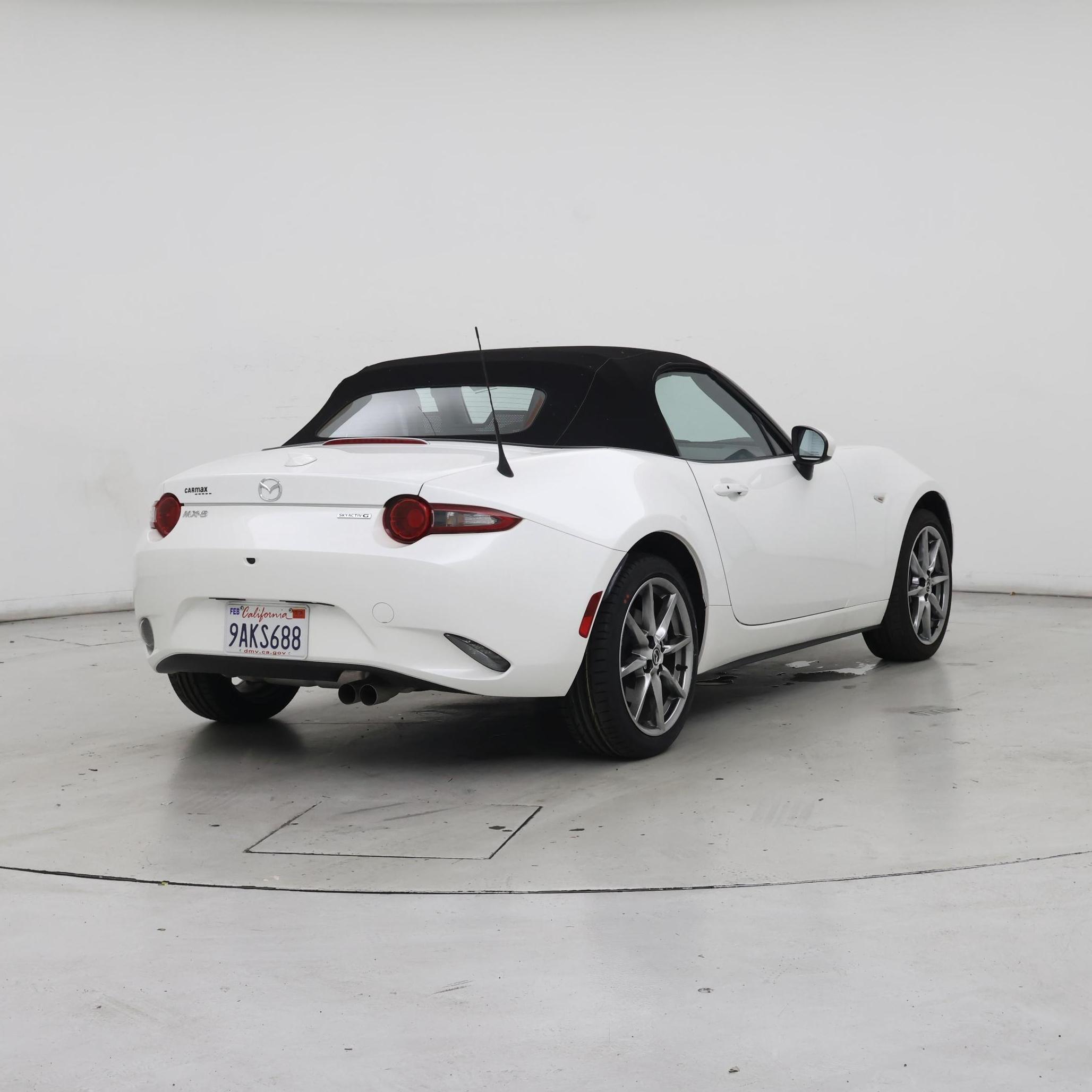 Thumbnail: 2022 Mazda MX-5 Miata - 8