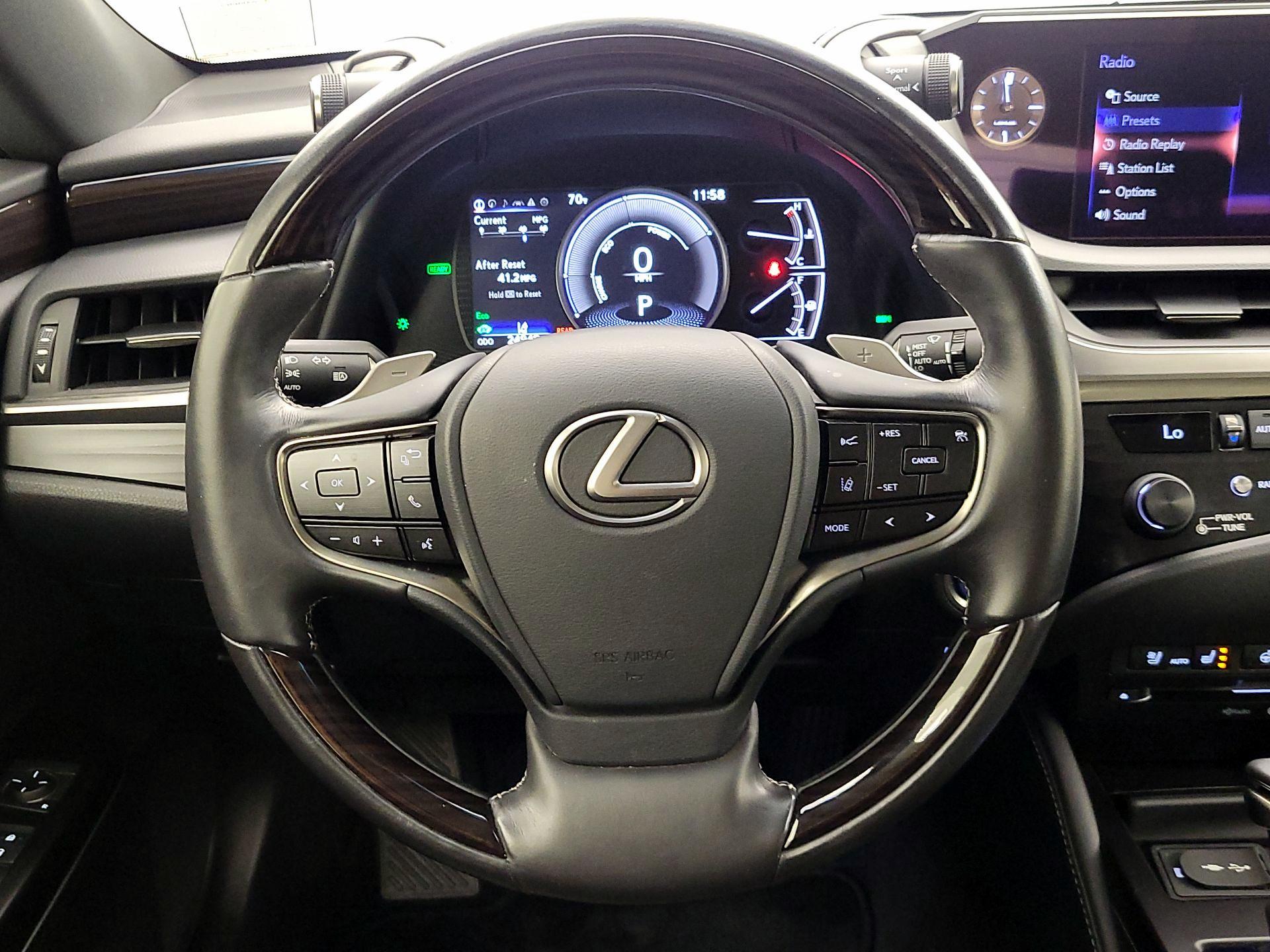 Thumbnail: 2019 Lexus ES - 10