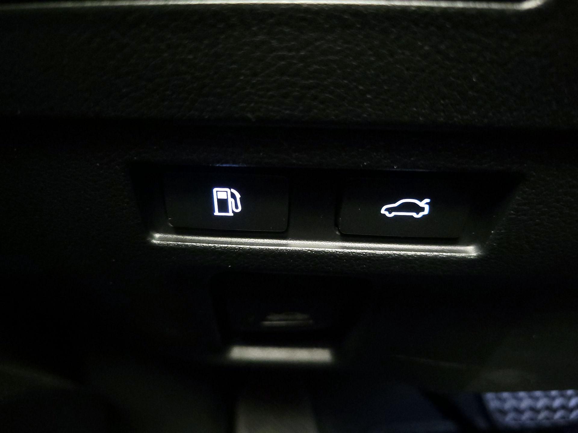 Thumbnail: 2019 Lexus ES - 13