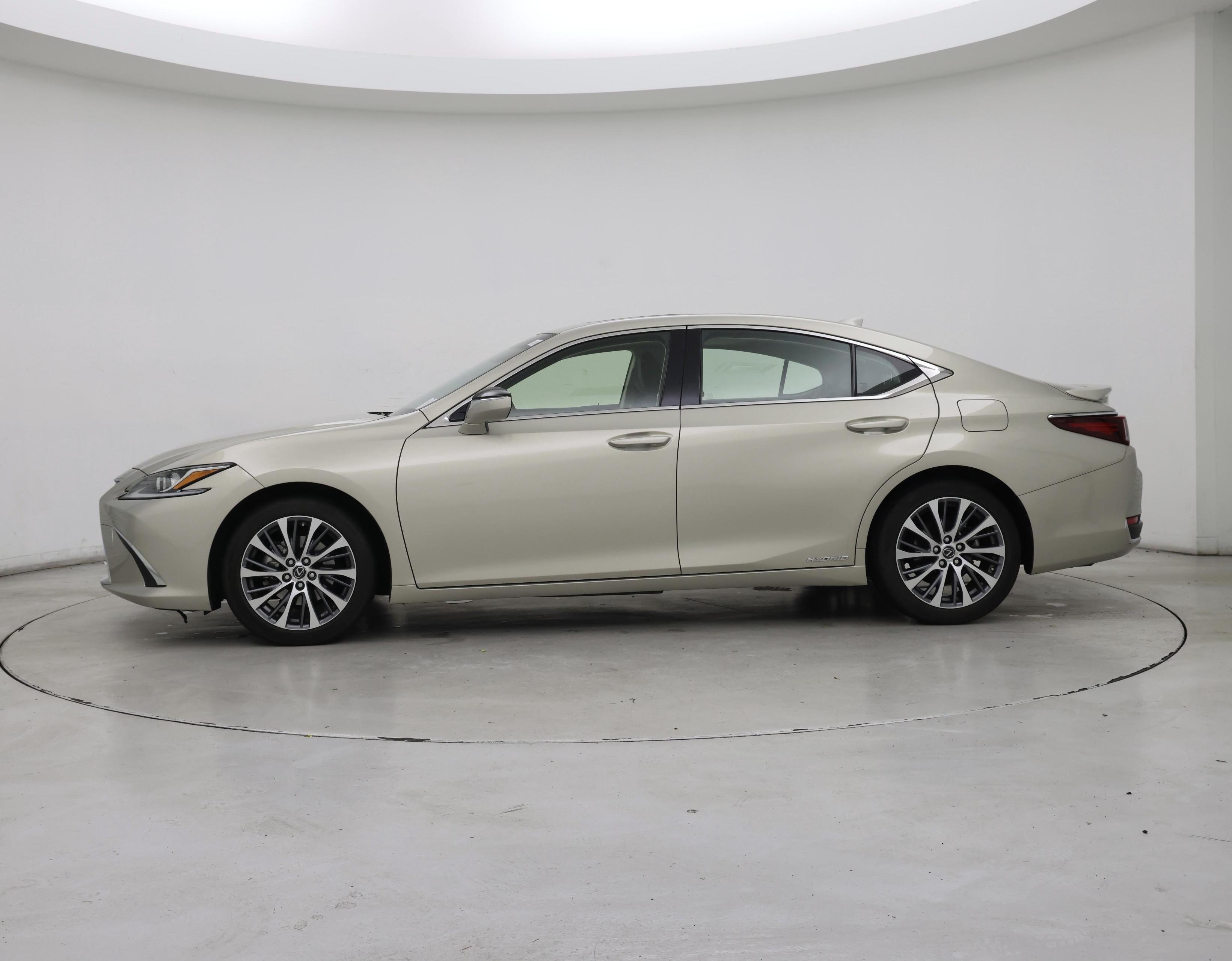 Thumbnail: 2019 Lexus ES - 3