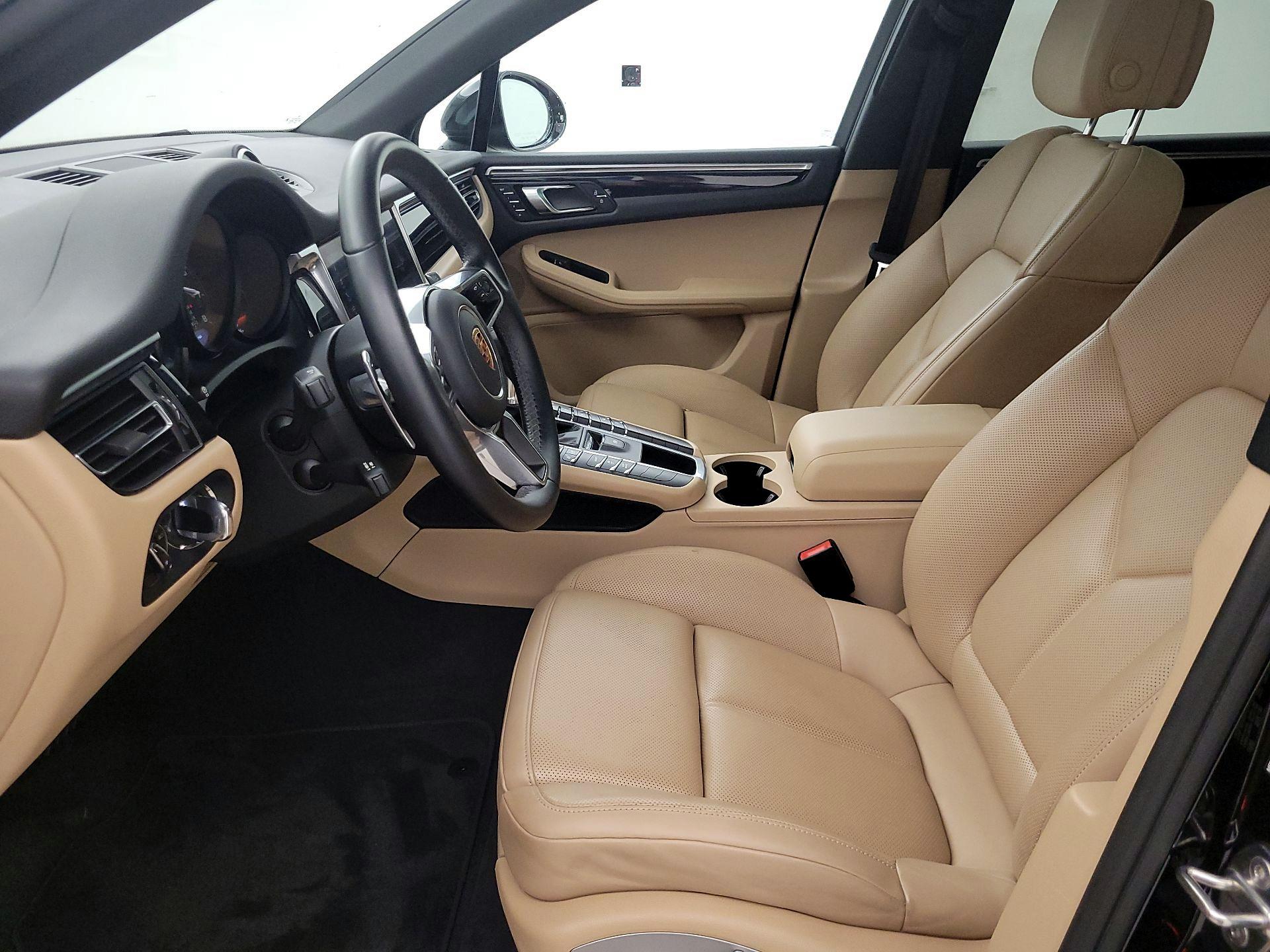 Thumbnail: 2020 Porsche Macan - 11