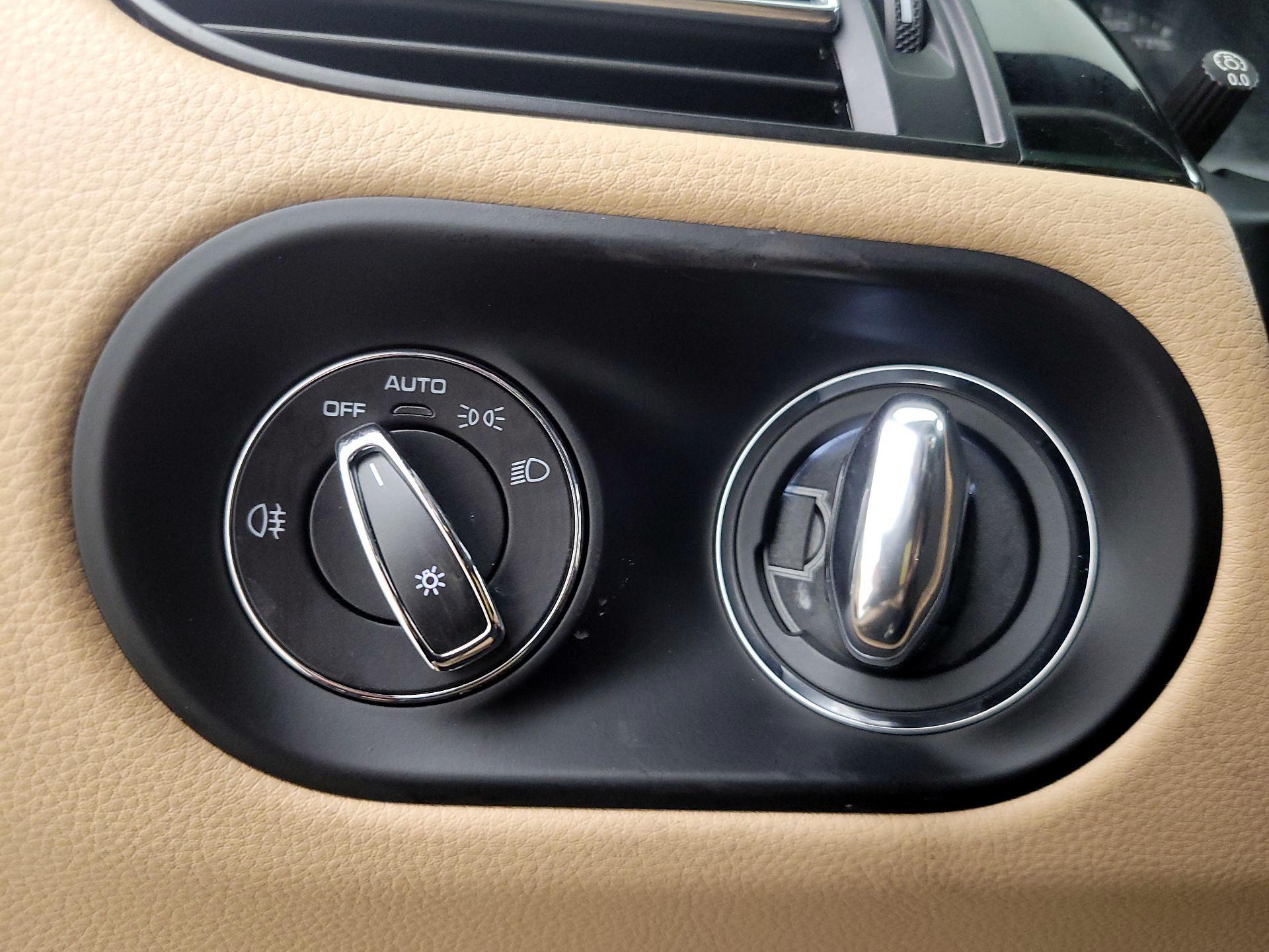 Thumbnail: 2020 Porsche Macan - 13