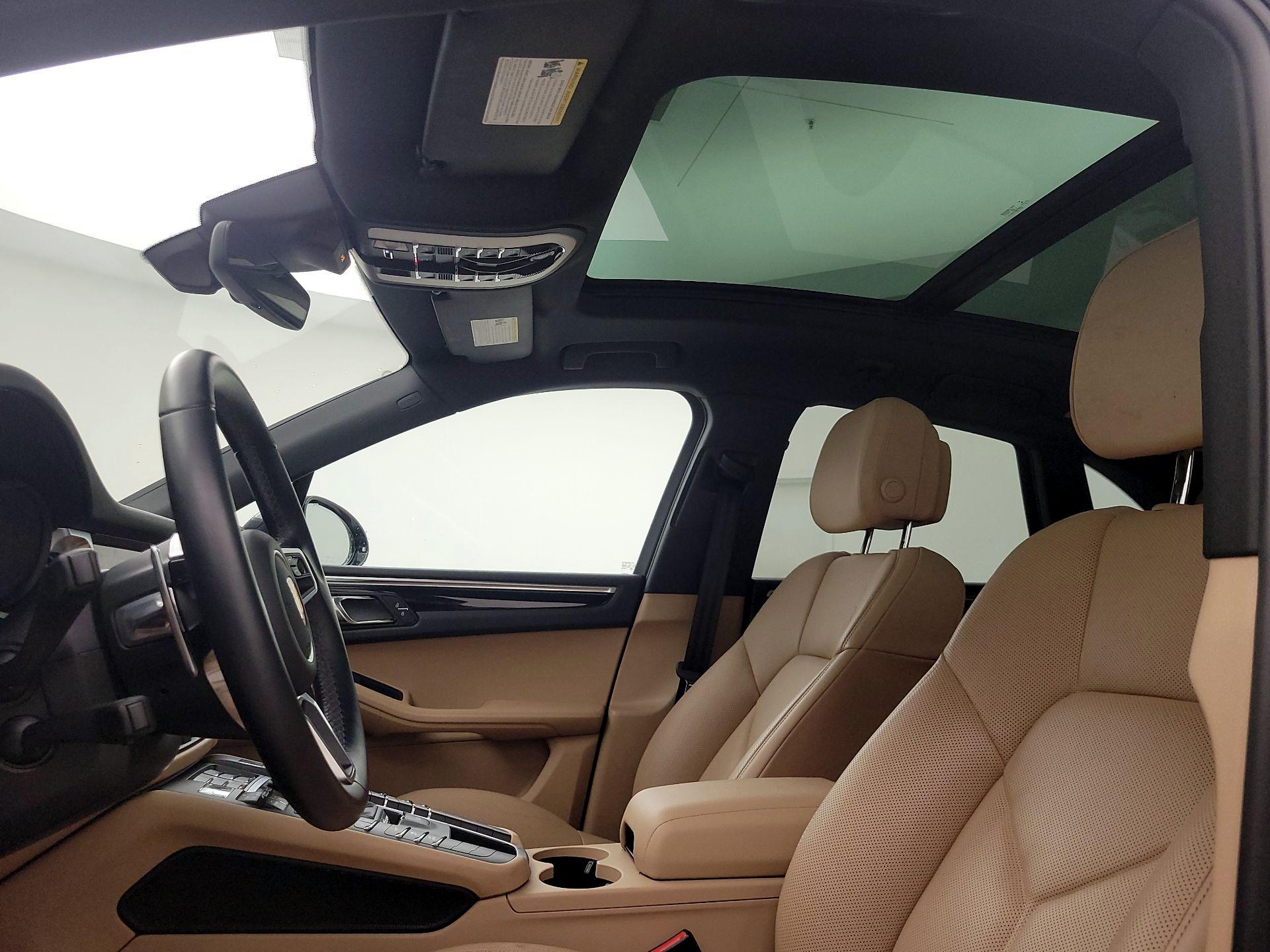 Thumbnail: 2020 Porsche Macan - 20