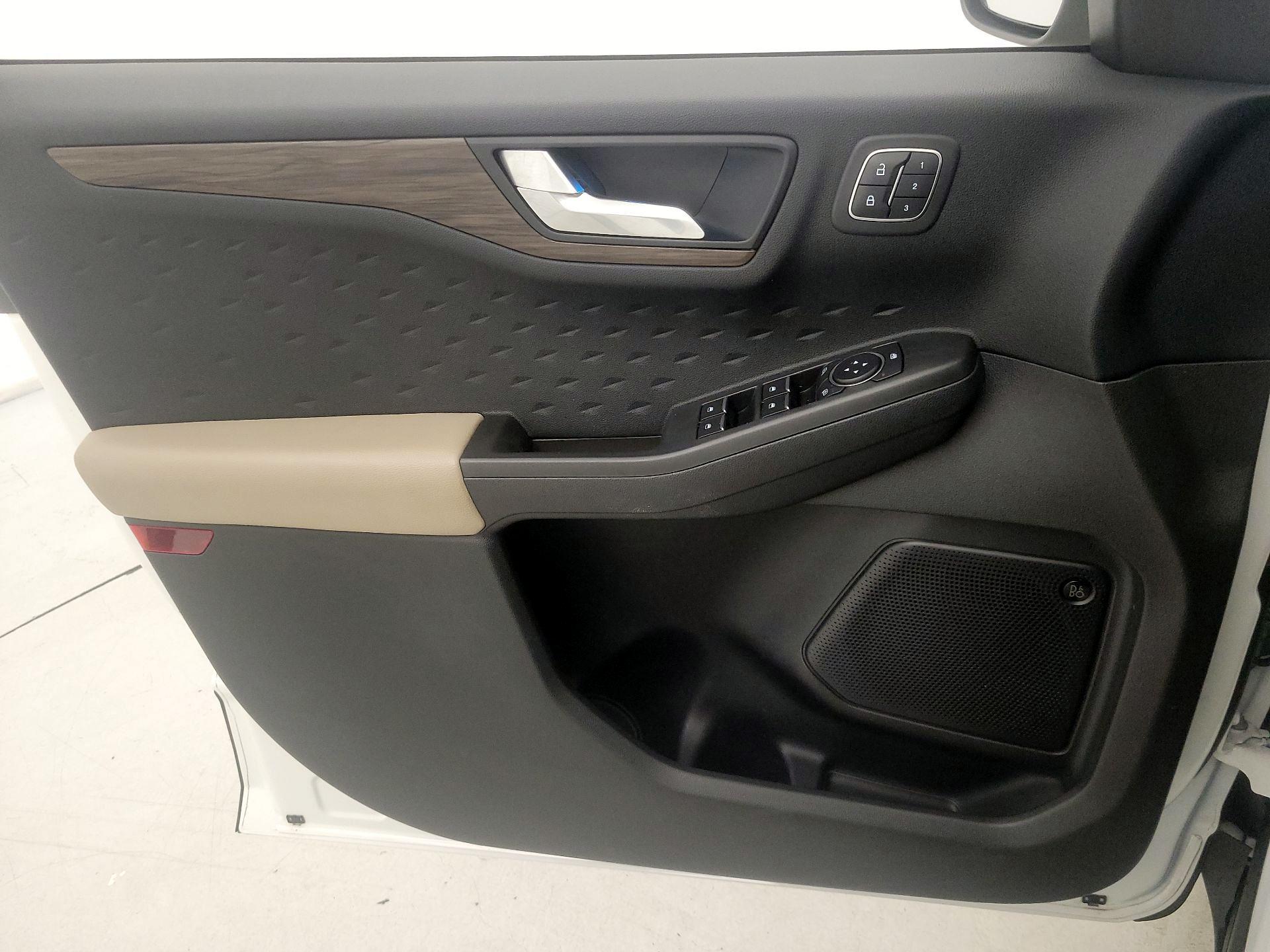 Thumbnail: 2020 Ford Escape - 12