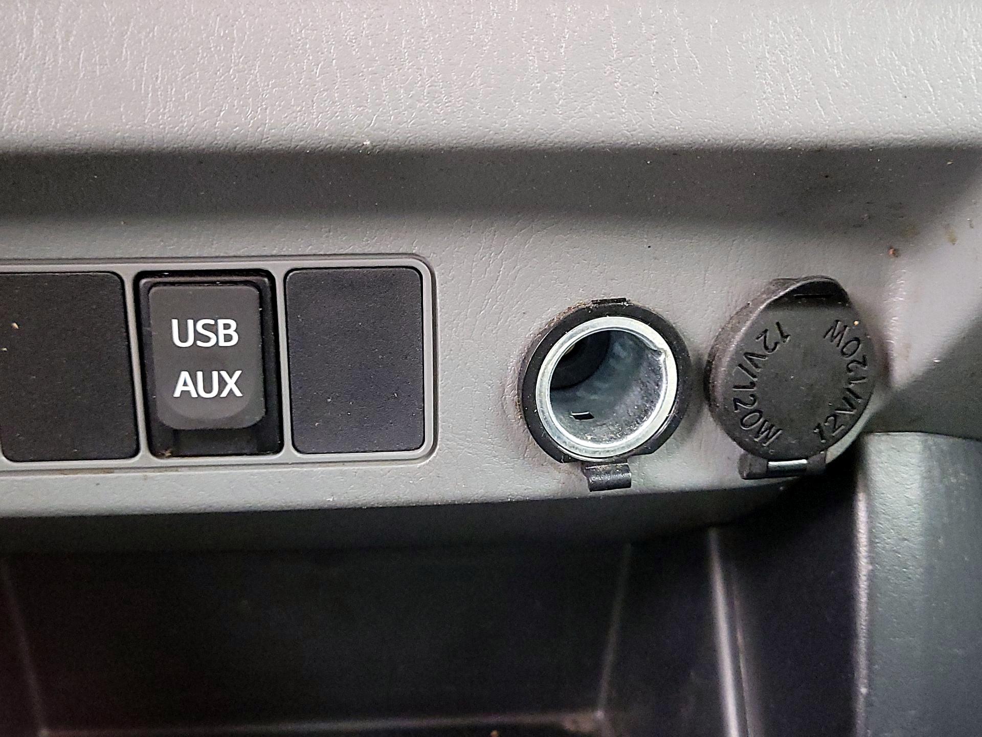 Thumbnail: 2014 Toyota Tacoma - 17