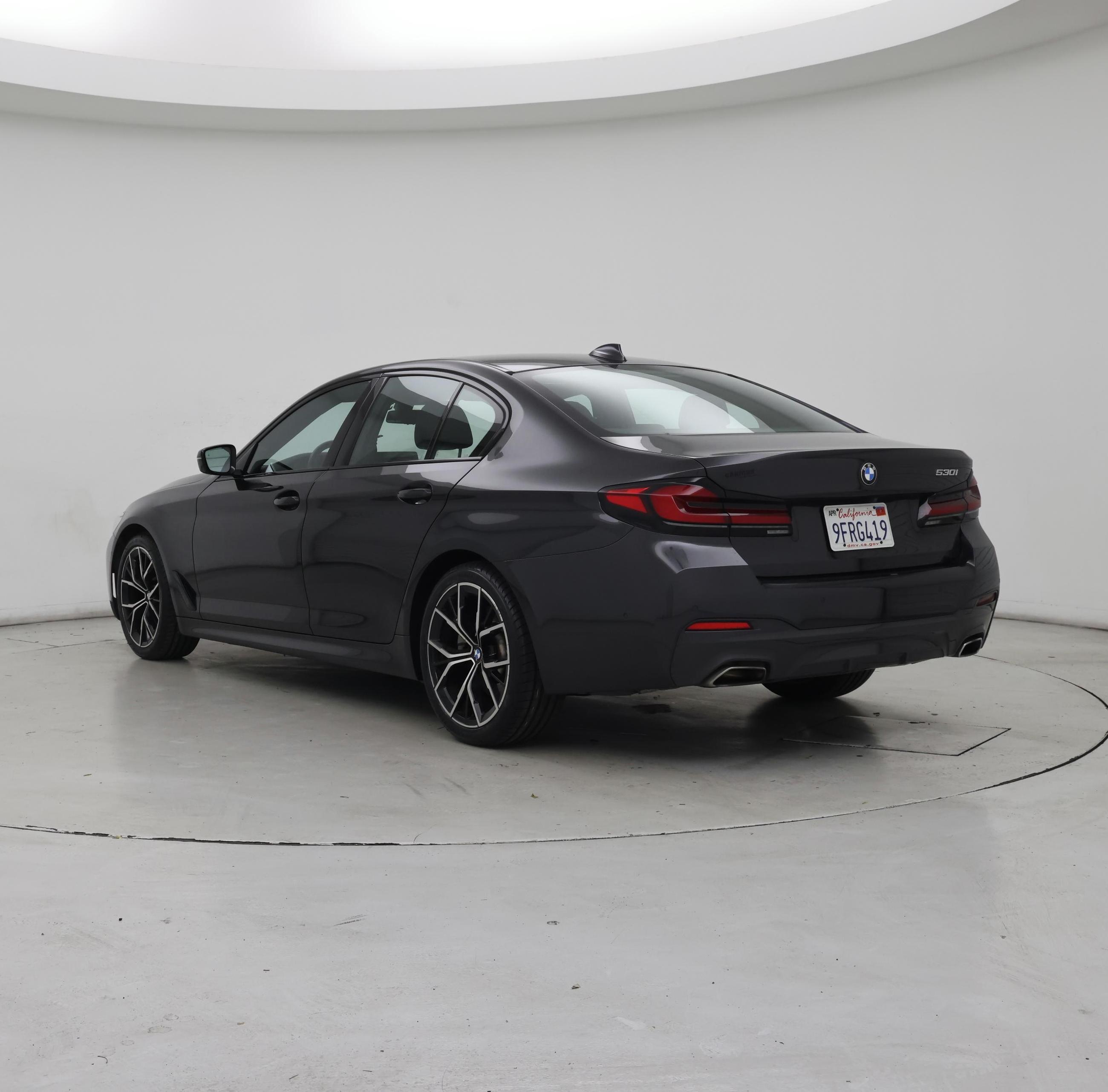 Thumbnail: 2023 BMW 5 Series - 2