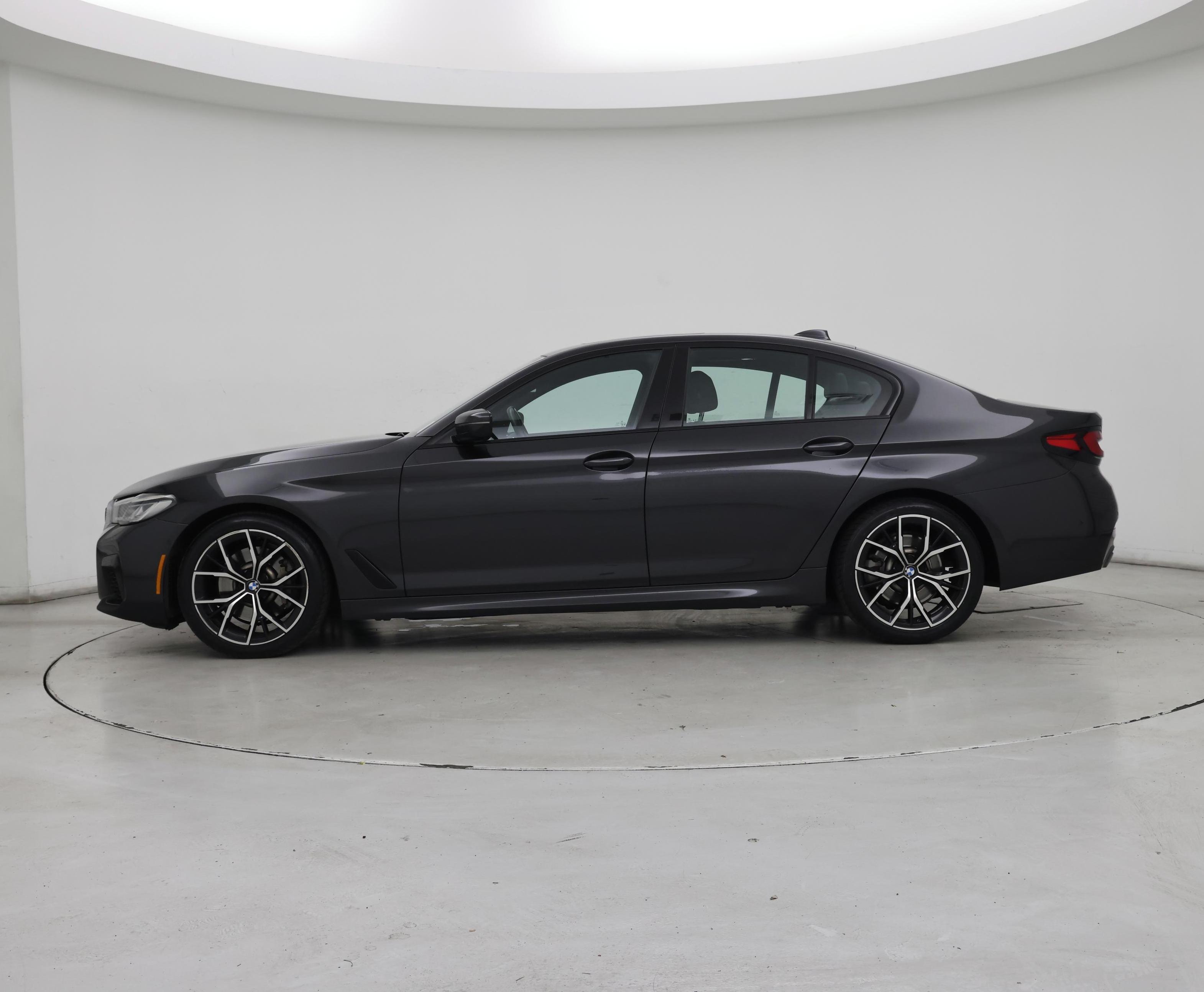 Thumbnail: 2023 BMW 5 Series - 3