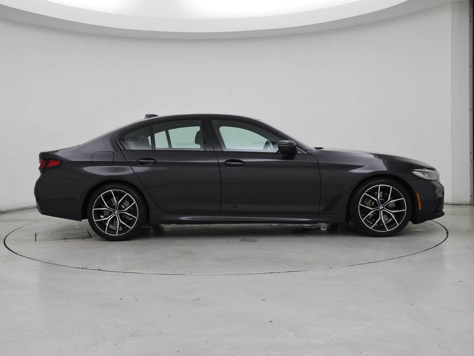 2023 BMW 5 Series 530i - Photo 8