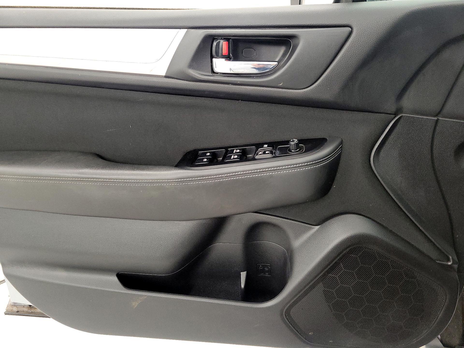 Thumbnail: 2015 Subaru Outback - 12