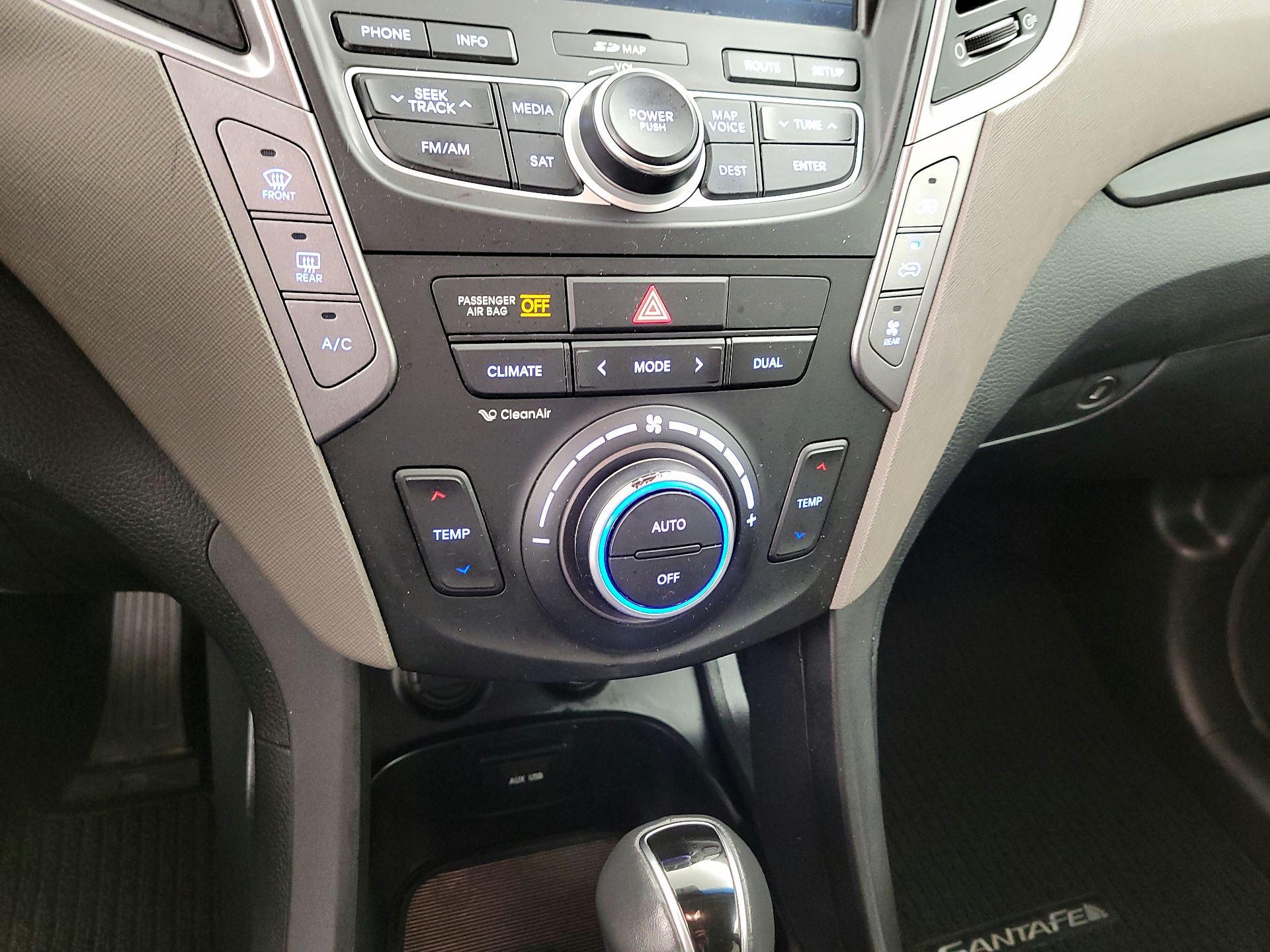 Thumbnail: 2014 Hyundai Santa Fe - 17