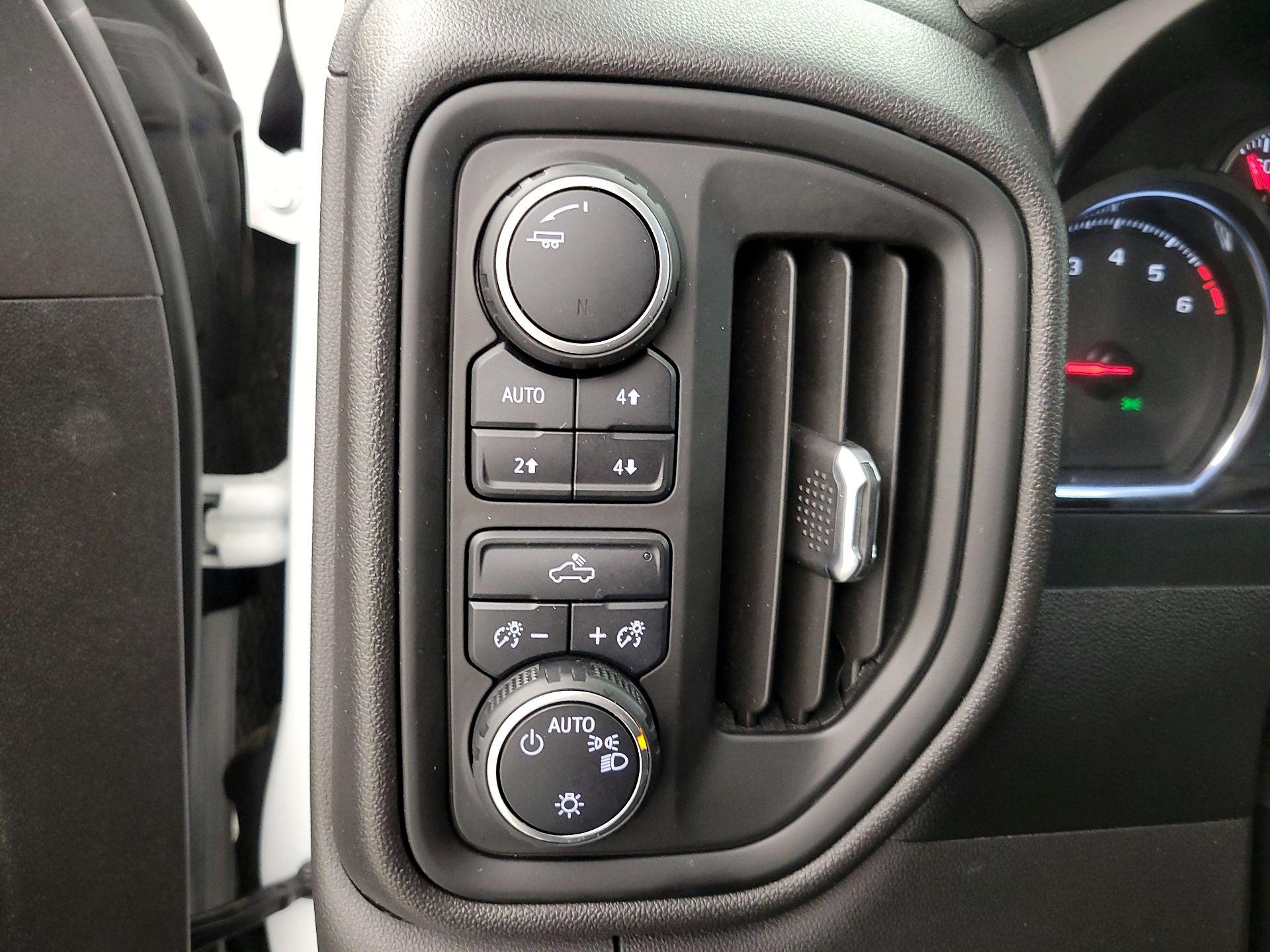 Thumbnail: 2021 Chevrolet Silverado 1500 - 13