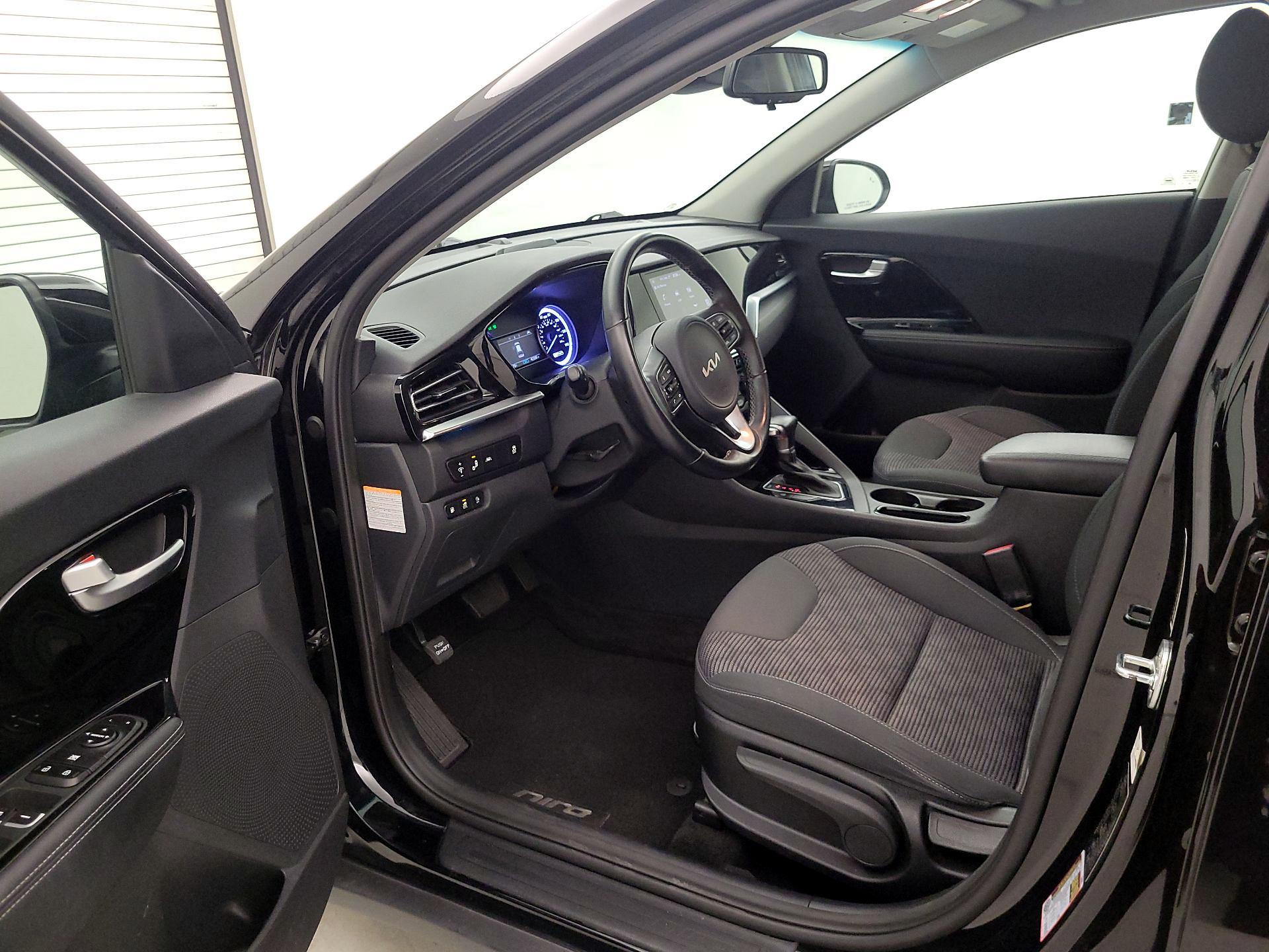 Thumbnail: 2022 Kia Niro - 11