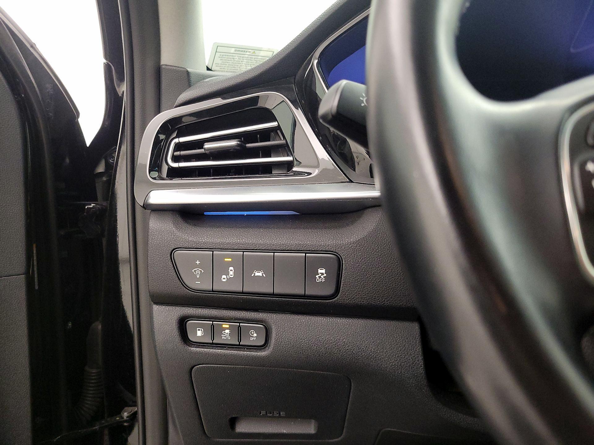 Thumbnail: 2022 Kia Niro - 13