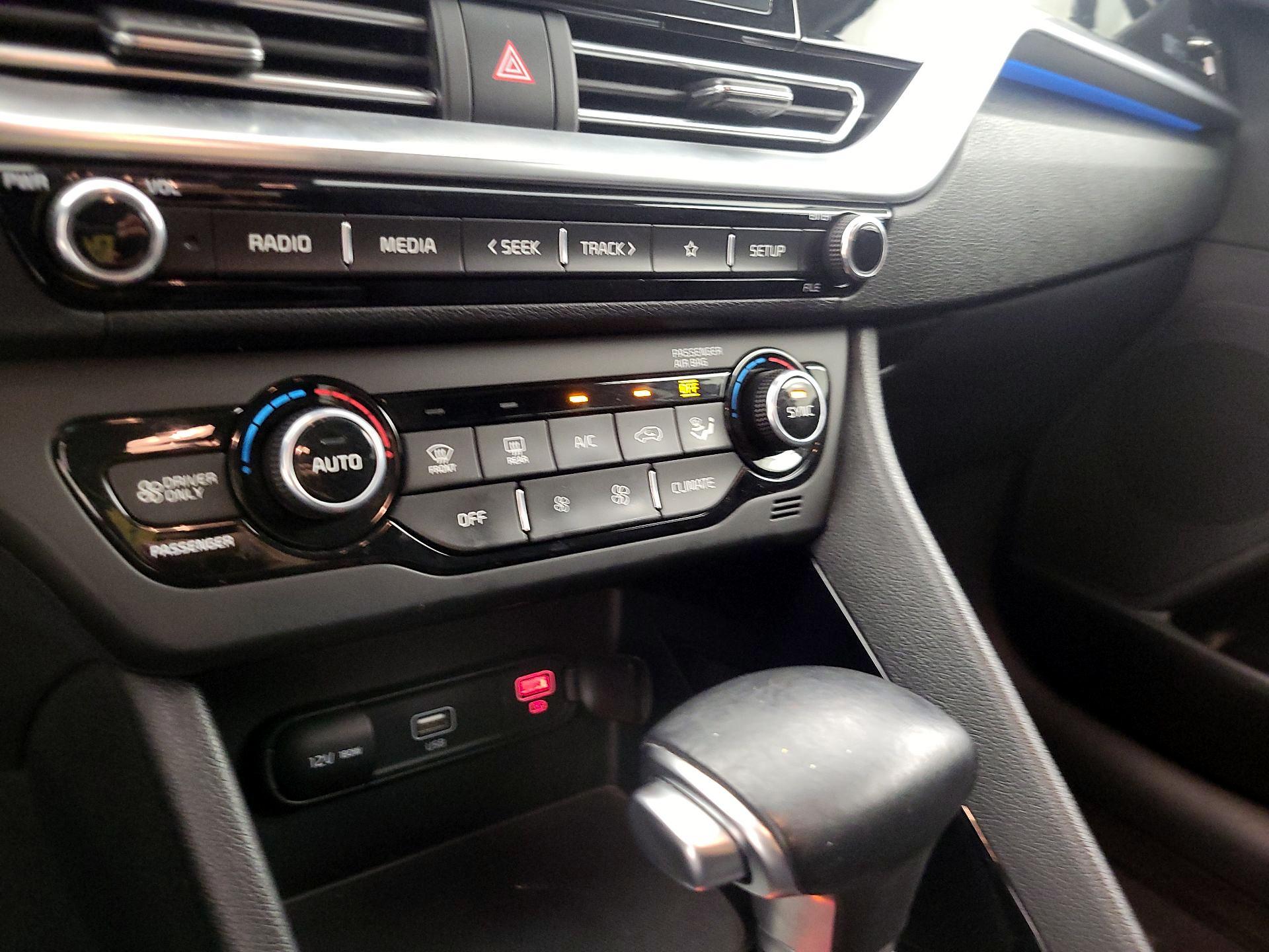 Thumbnail: 2022 Kia Niro - 16