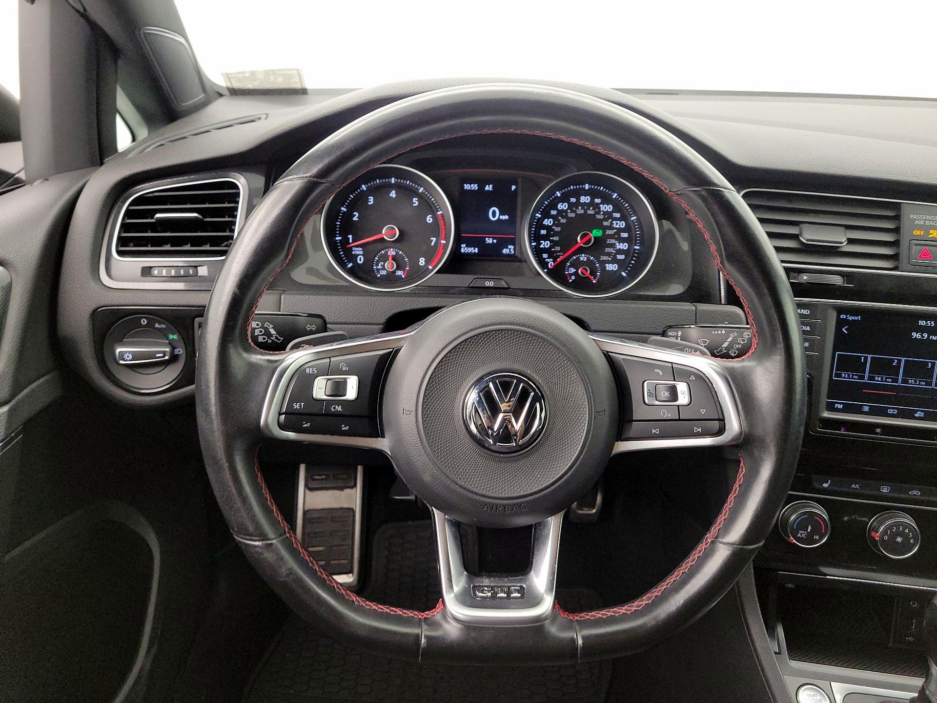 Thumbnail: 2017 Volkswagen Golf - 10