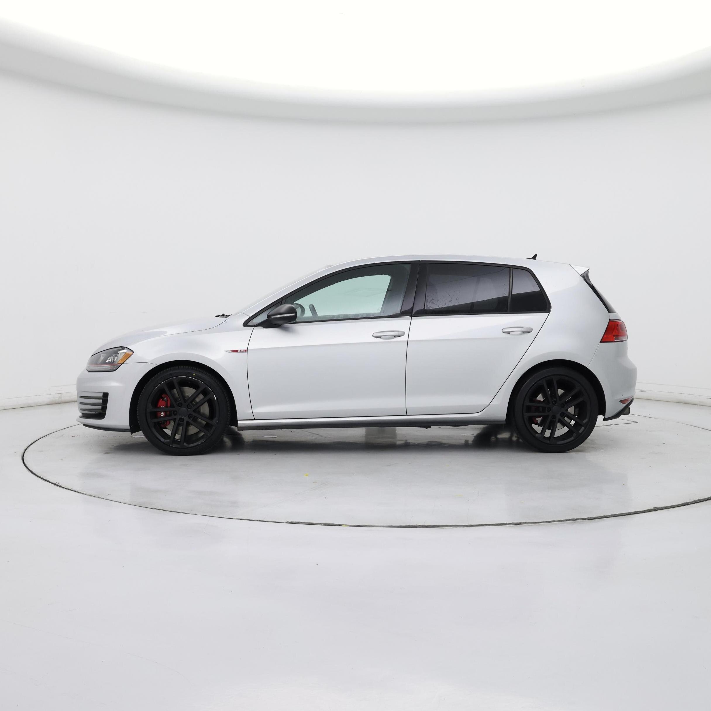 Thumbnail: 2017 Volkswagen Golf - 3