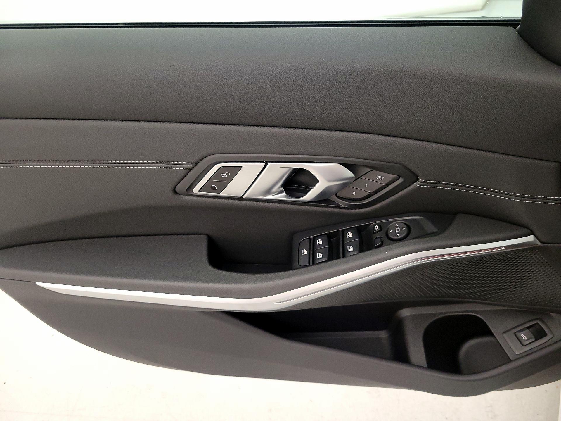 Thumbnail: 2021 BMW 3 Series - 12