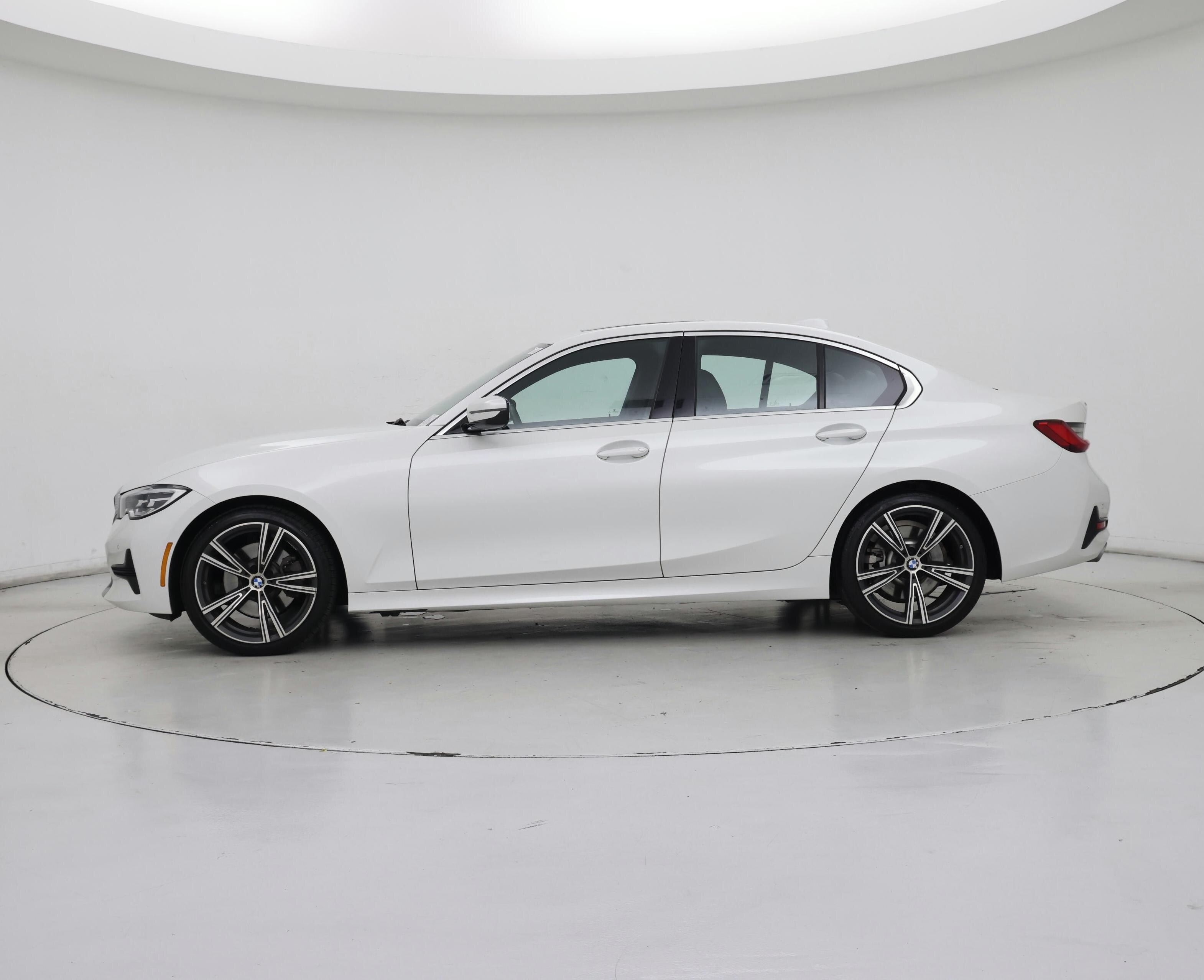 Thumbnail: 2021 BMW 3 Series - 3