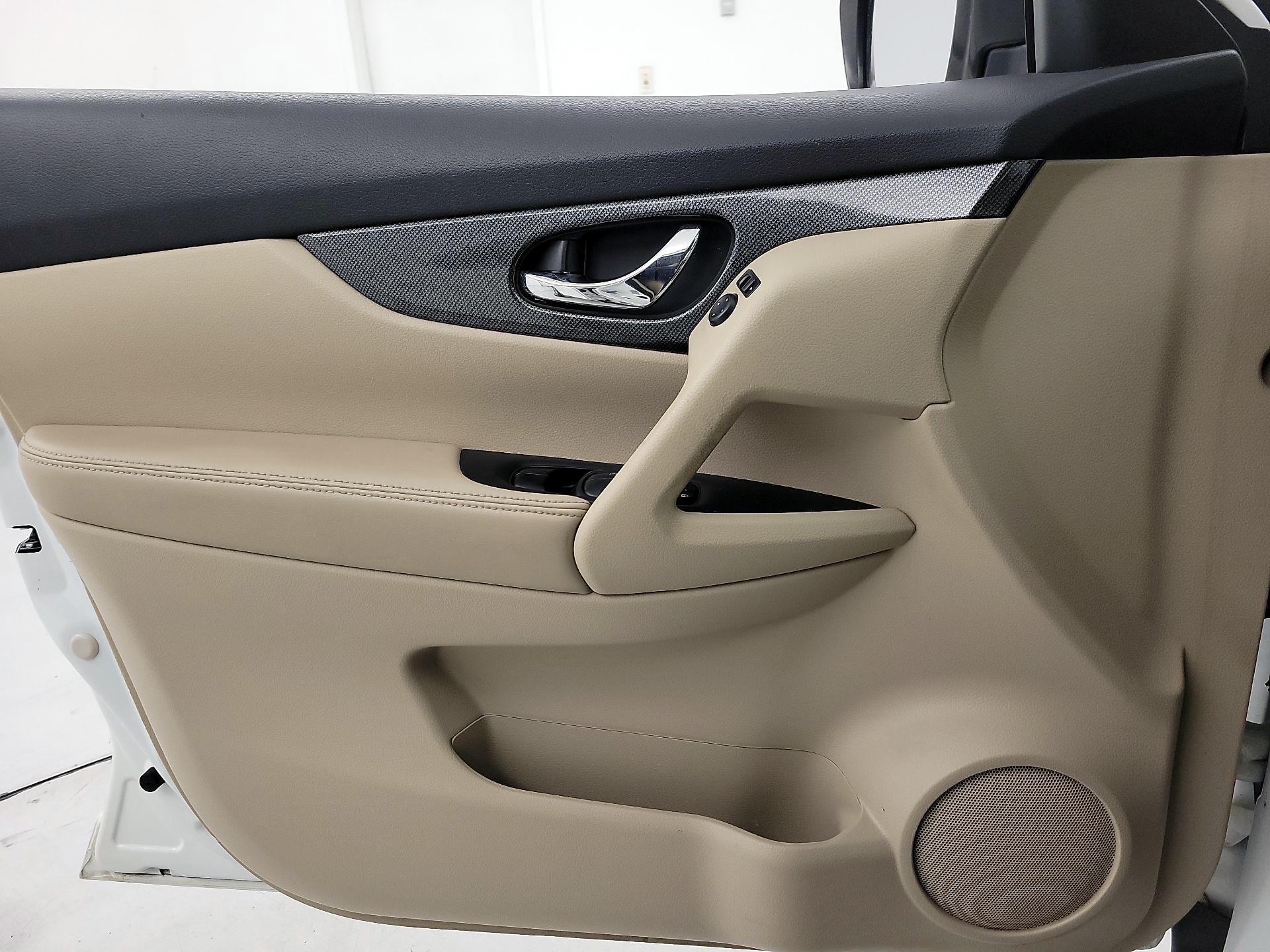 Thumbnail: 2014 Nissan Rogue - 12