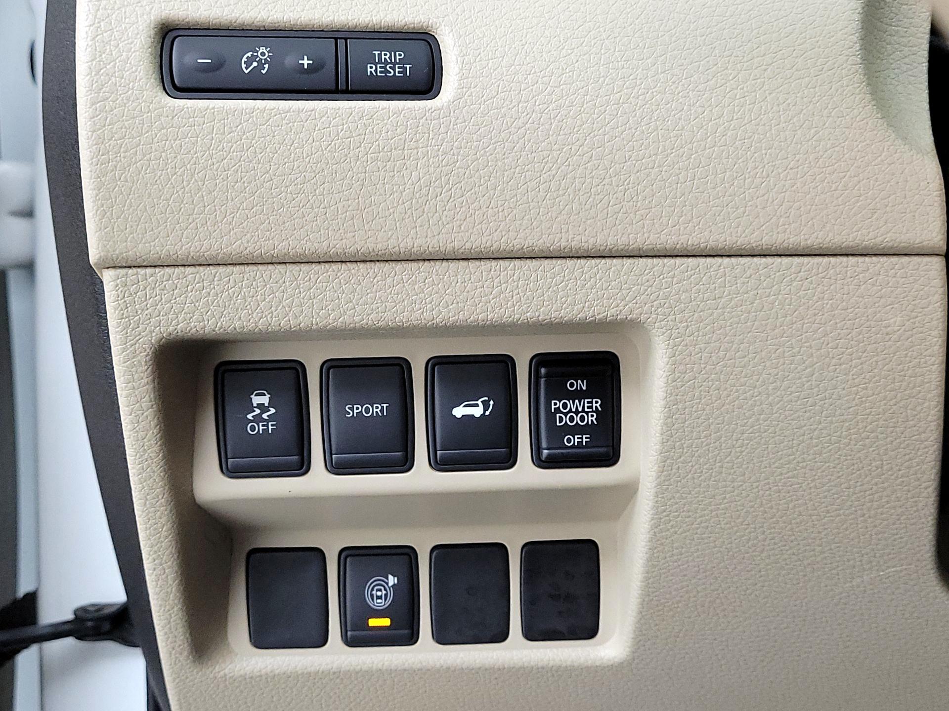 Thumbnail: 2014 Nissan Rogue - 13