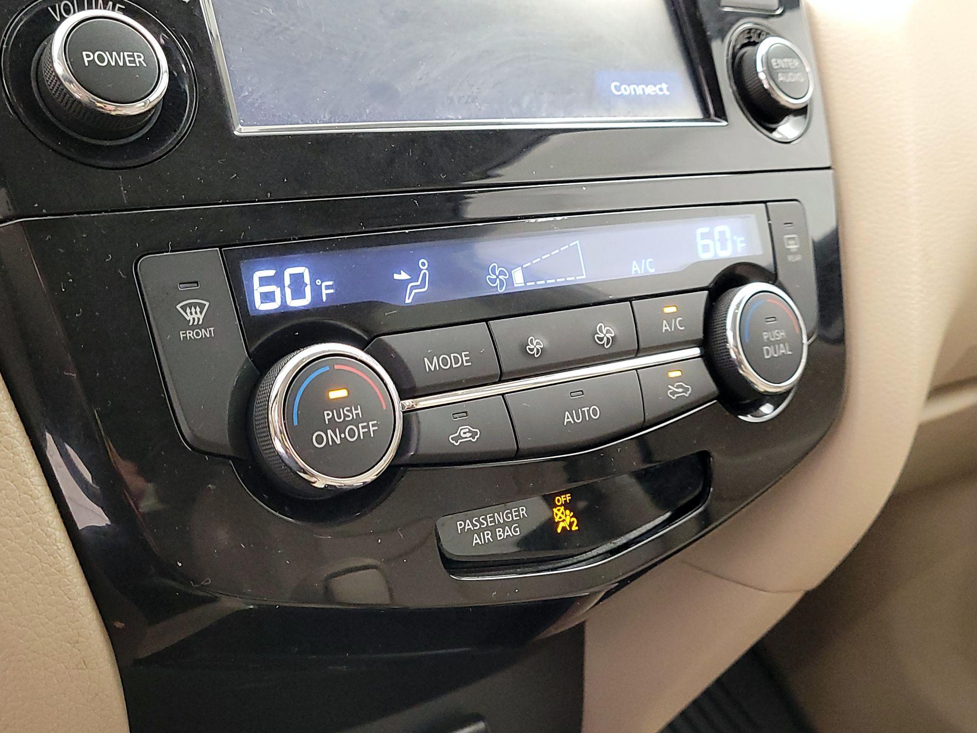 Thumbnail: 2014 Nissan Rogue - 17