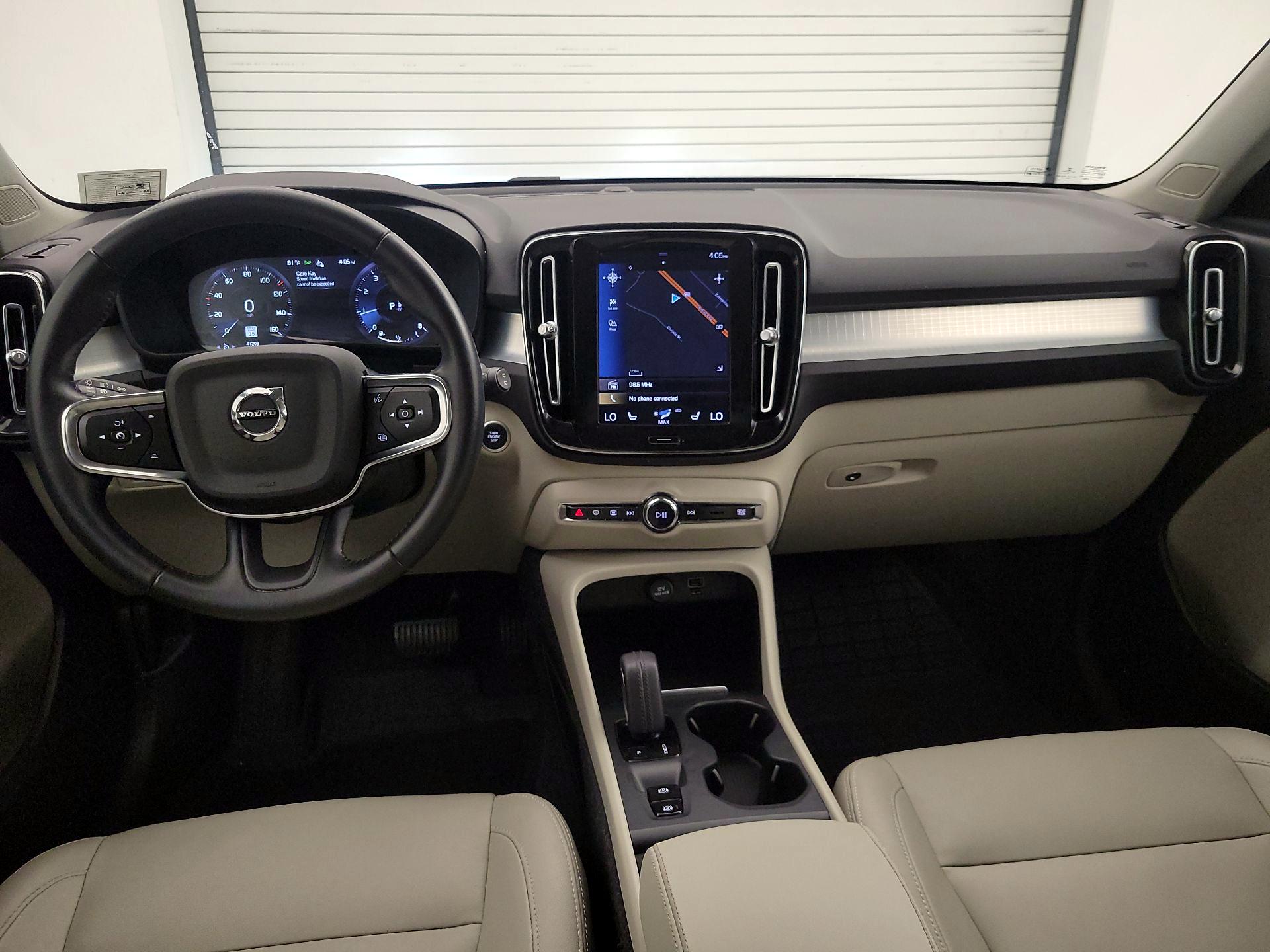 Thumbnail: 2021 Volvo XC40 - 9