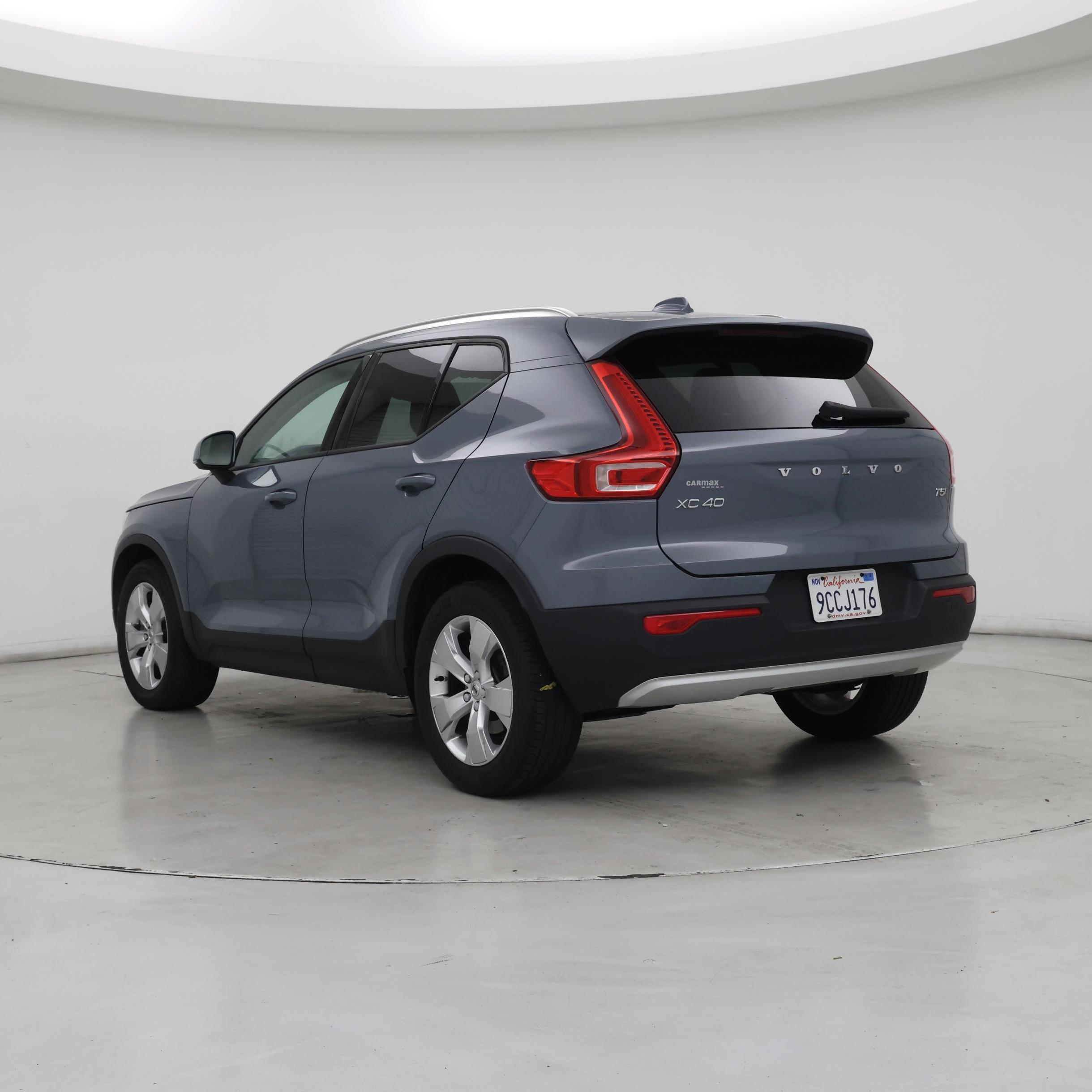 Thumbnail: 2021 Volvo XC40 - 2