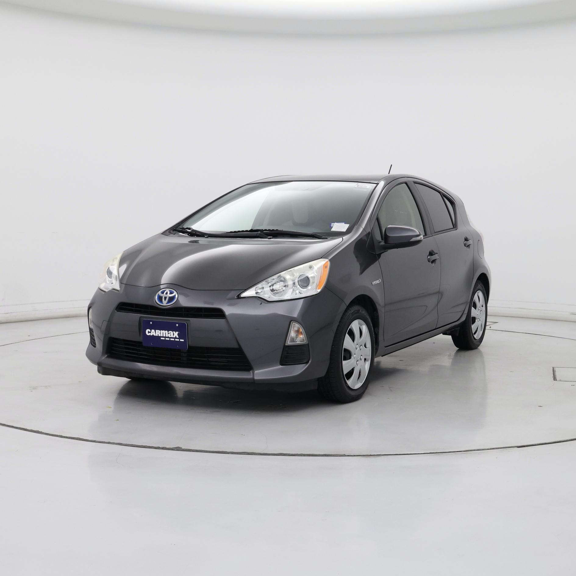Thumbnail: 2014 Toyota Prius c - 4
