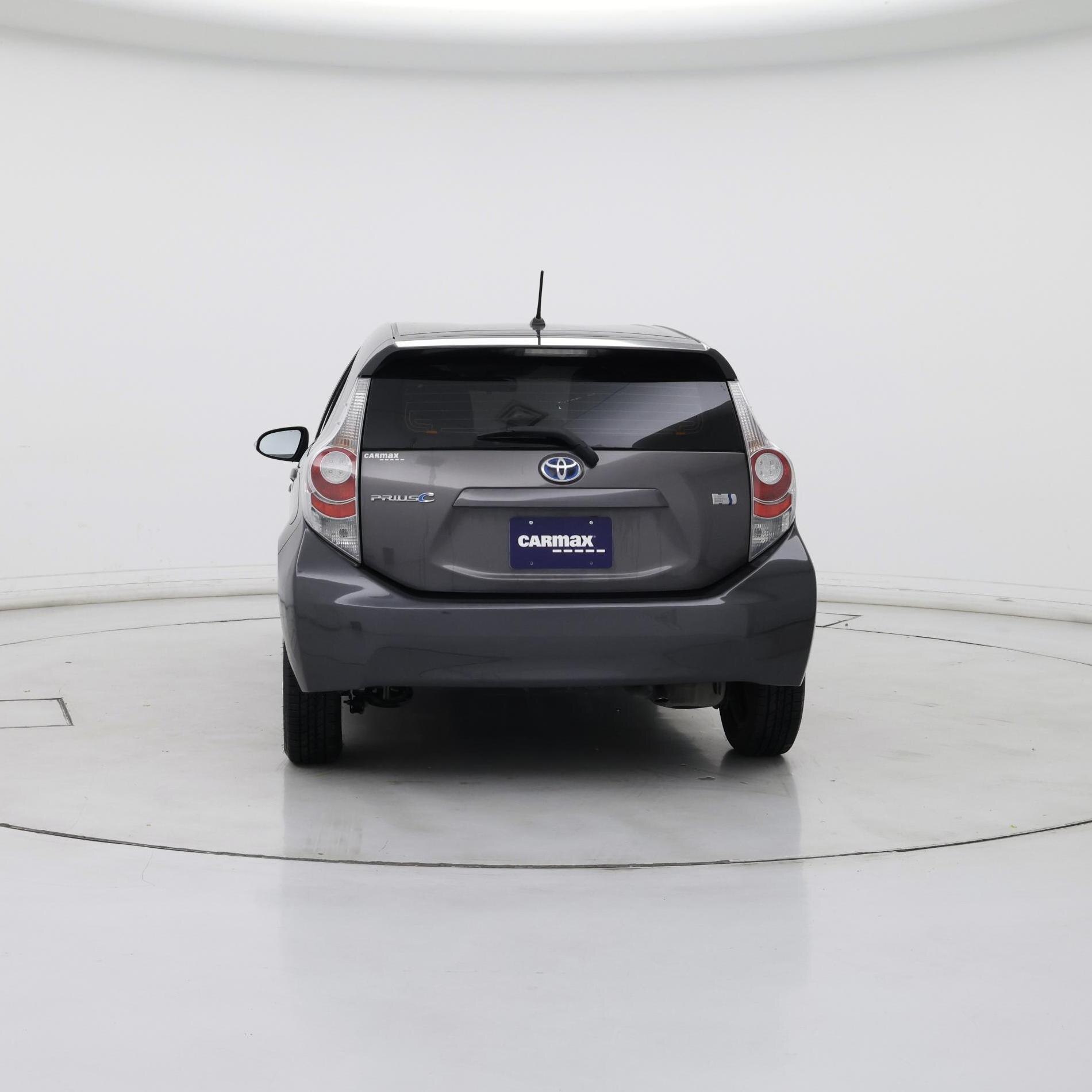 Thumbnail: 2014 Toyota Prius c - 6