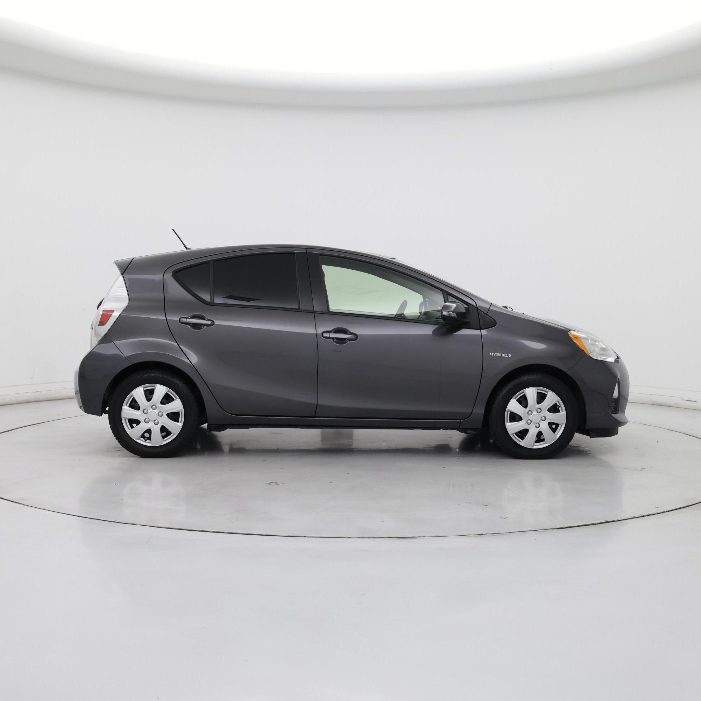 Thumbnail: 2014 Toyota Prius c - 7