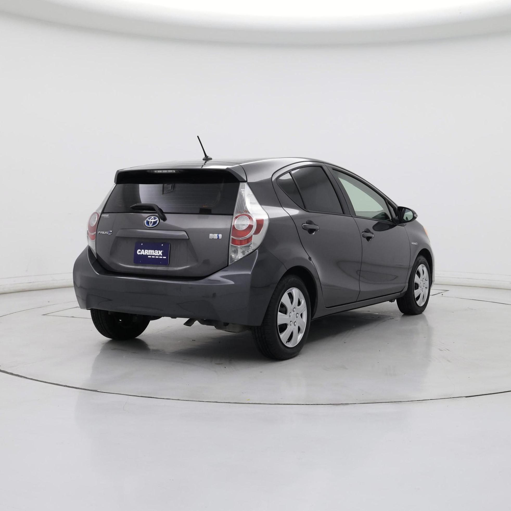Thumbnail: 2014 Toyota Prius c - 8