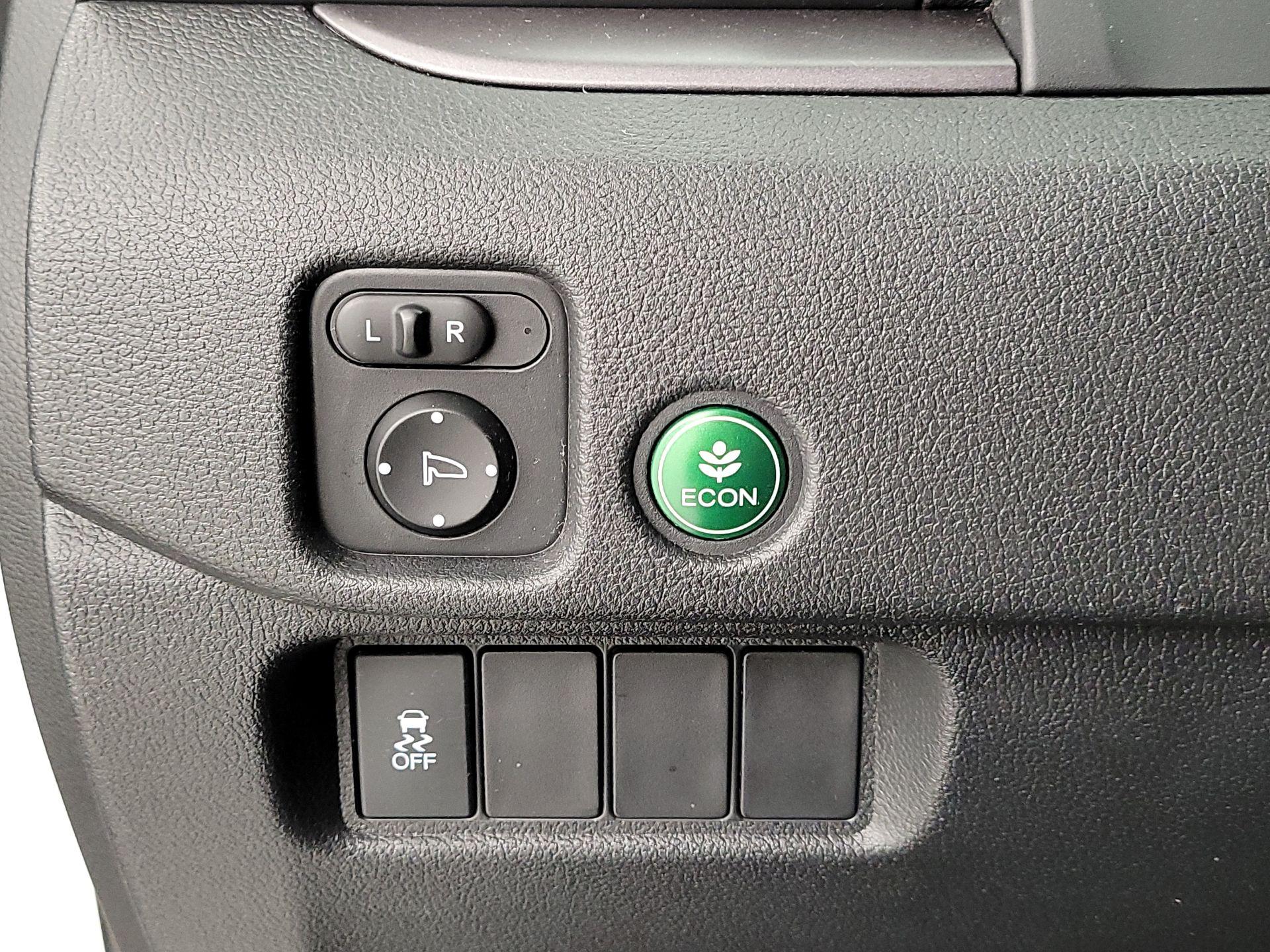 Thumbnail: 2018 Honda Pilot - 13