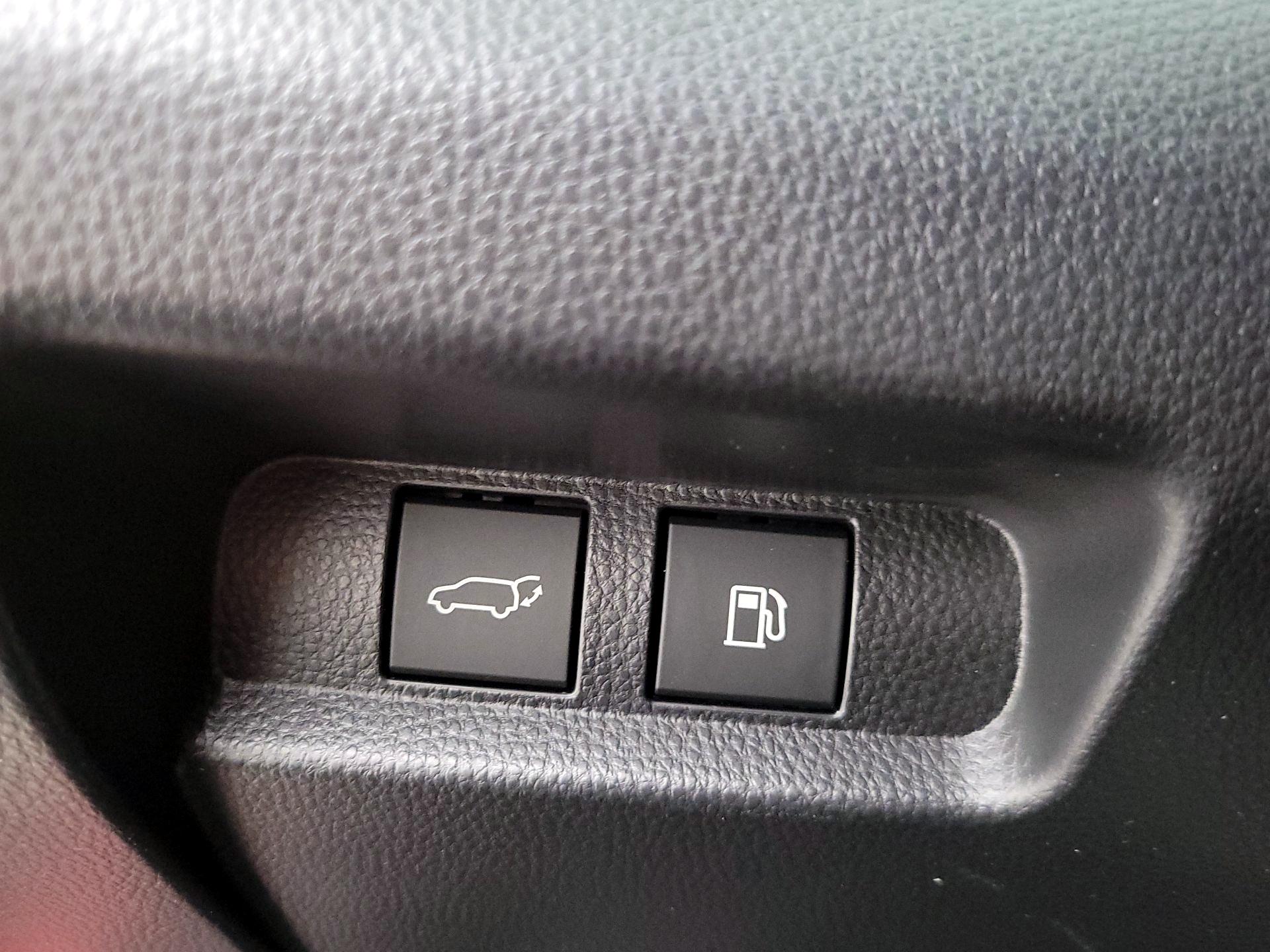 Thumbnail: 2025 Toyota Crown Signia - 13