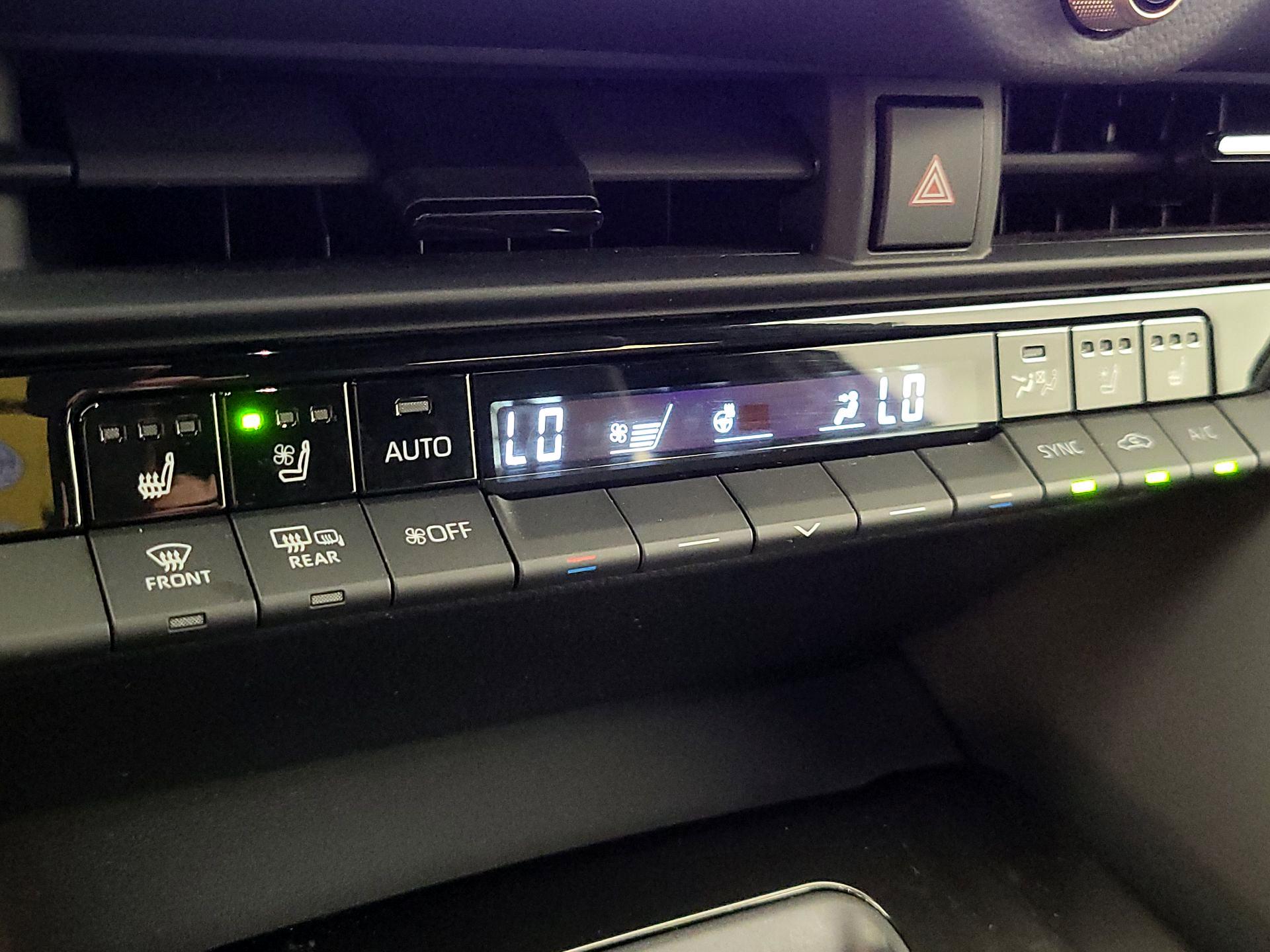 Thumbnail: 2025 Toyota Crown Signia - 16