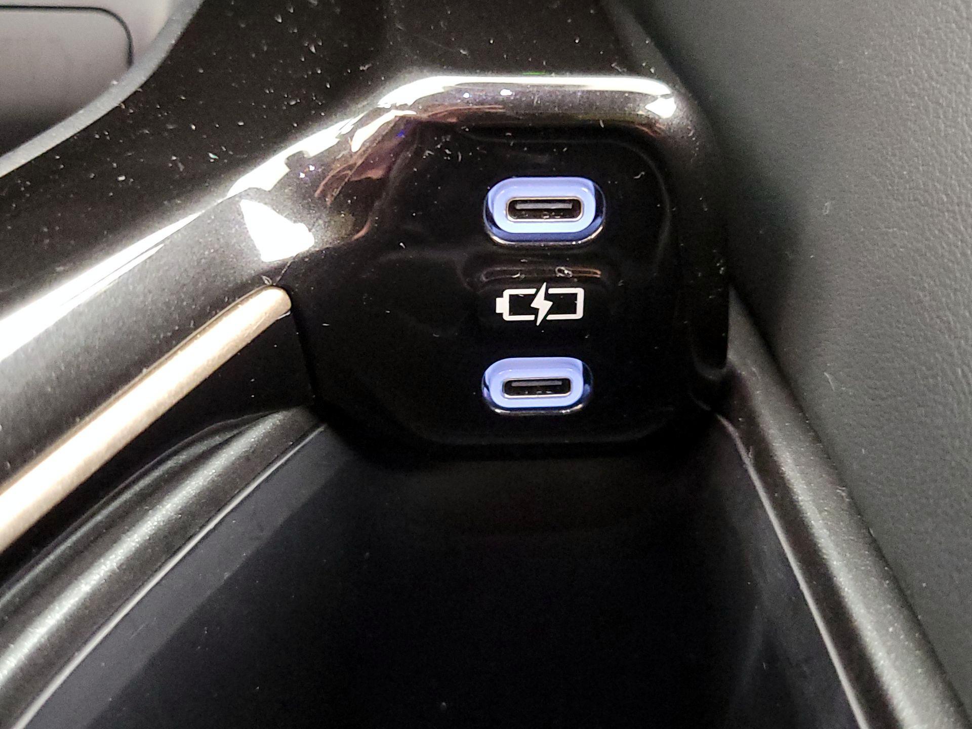 Thumbnail: 2025 Toyota Crown Signia - 18