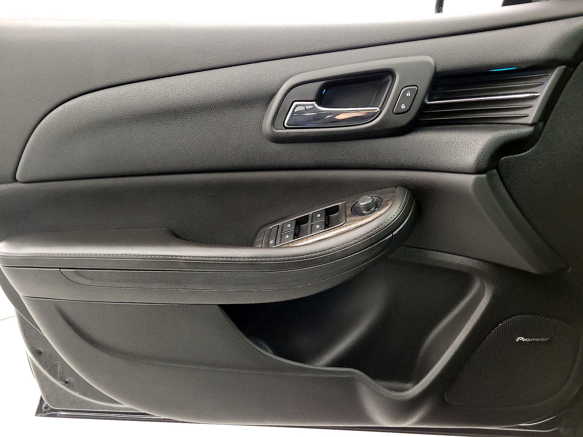 Thumbnail: 2015 Chevrolet Malibu - 12