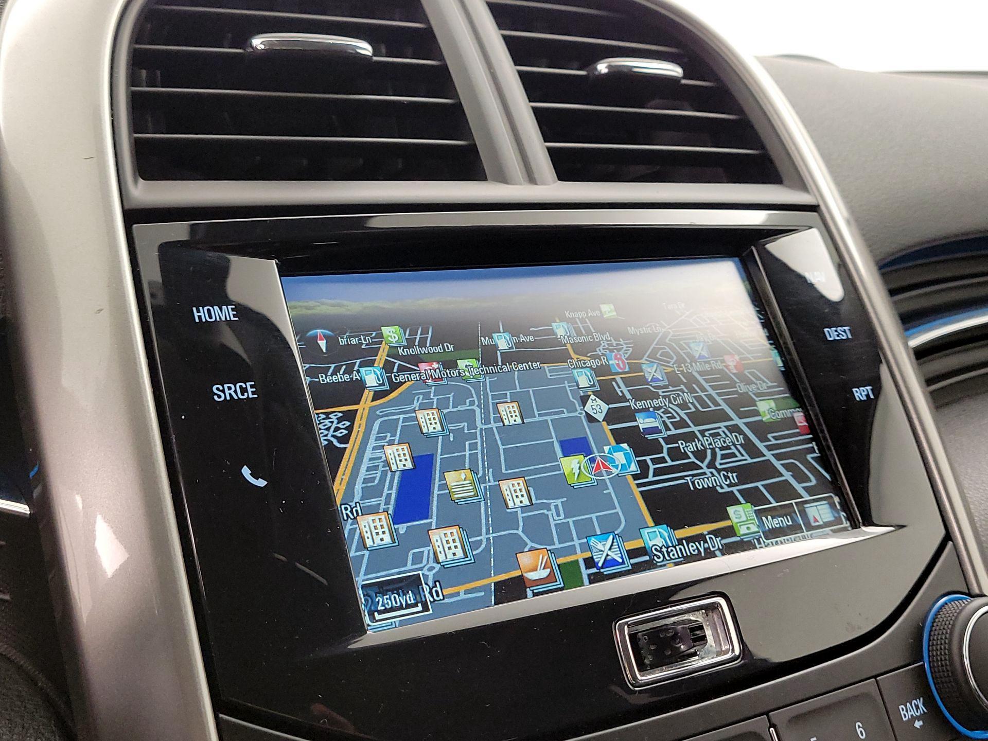 Thumbnail: 2015 Chevrolet Malibu - 14