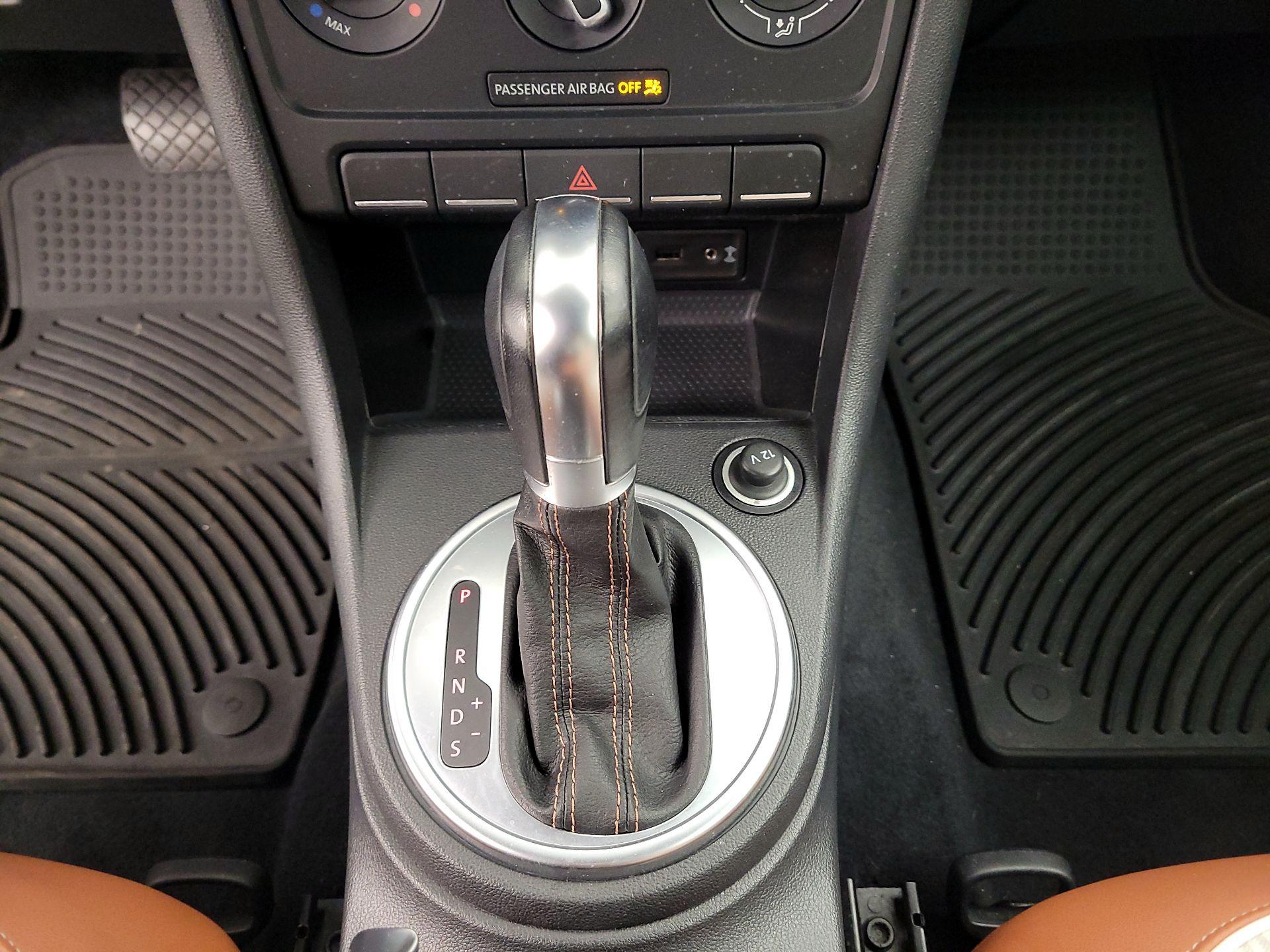 Thumbnail: 2017 Volkswagen Beetle - 17