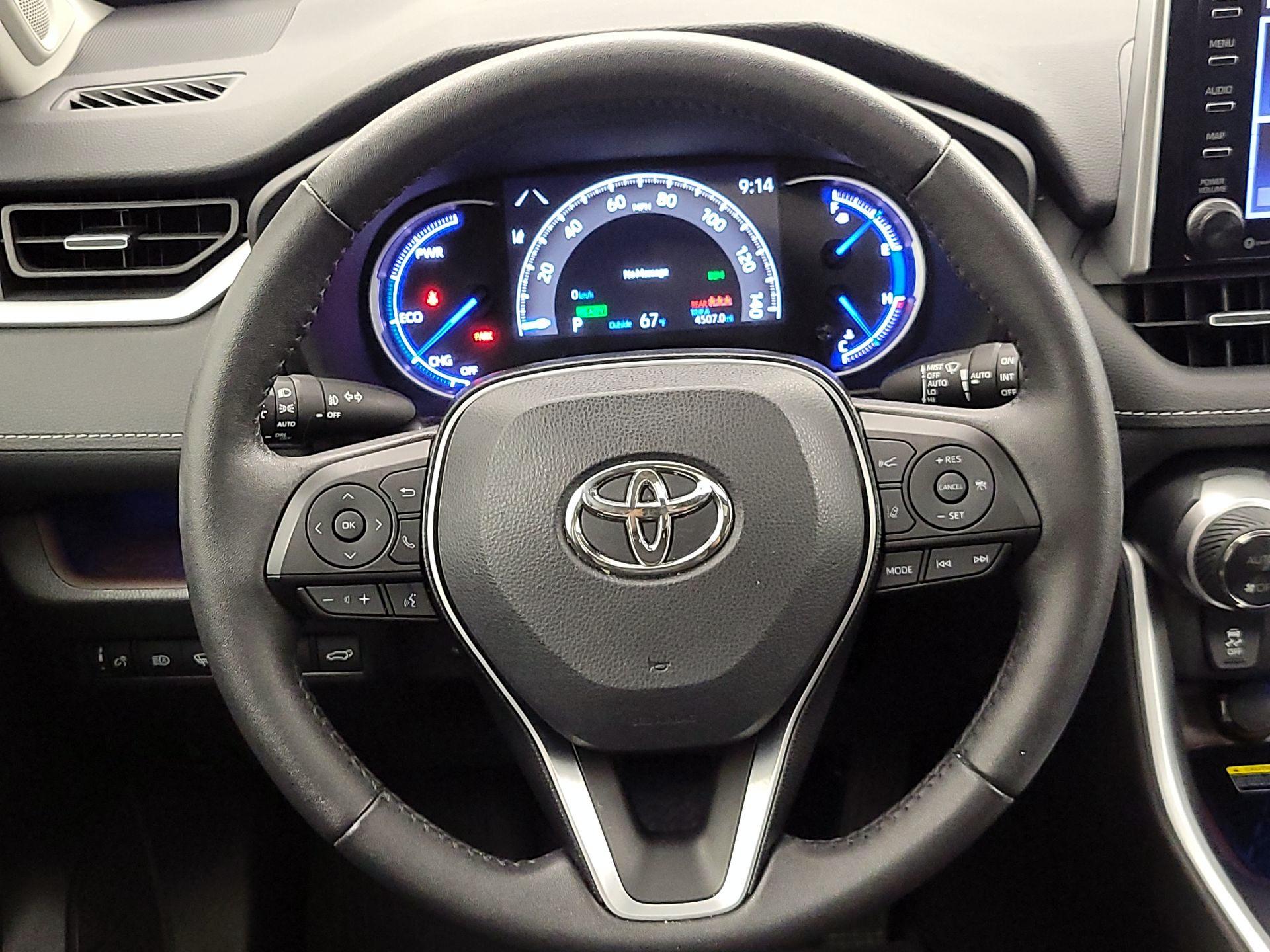 Thumbnail: 2021 Toyota RAV4 - 10