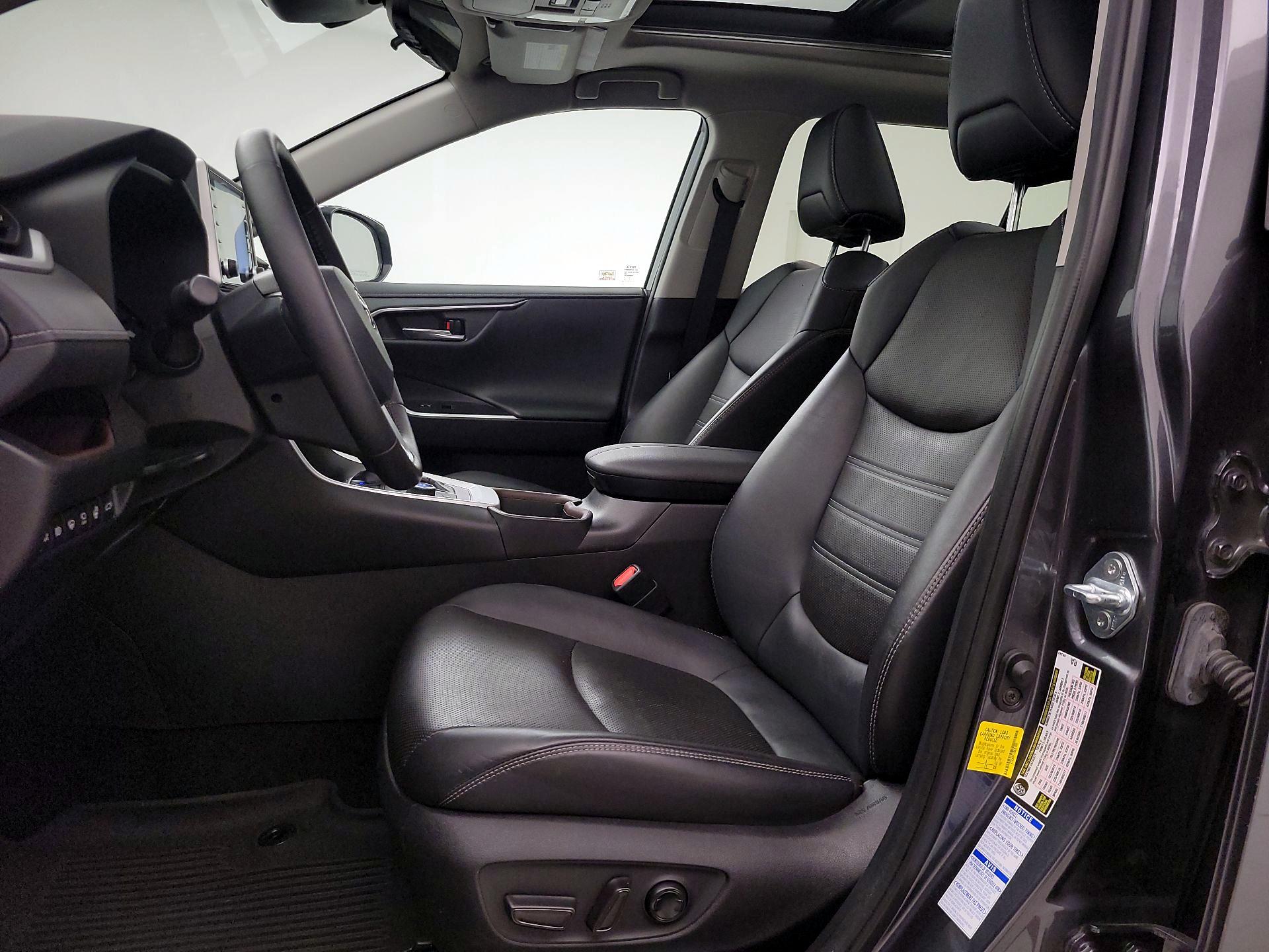 Thumbnail: 2021 Toyota RAV4 - 11