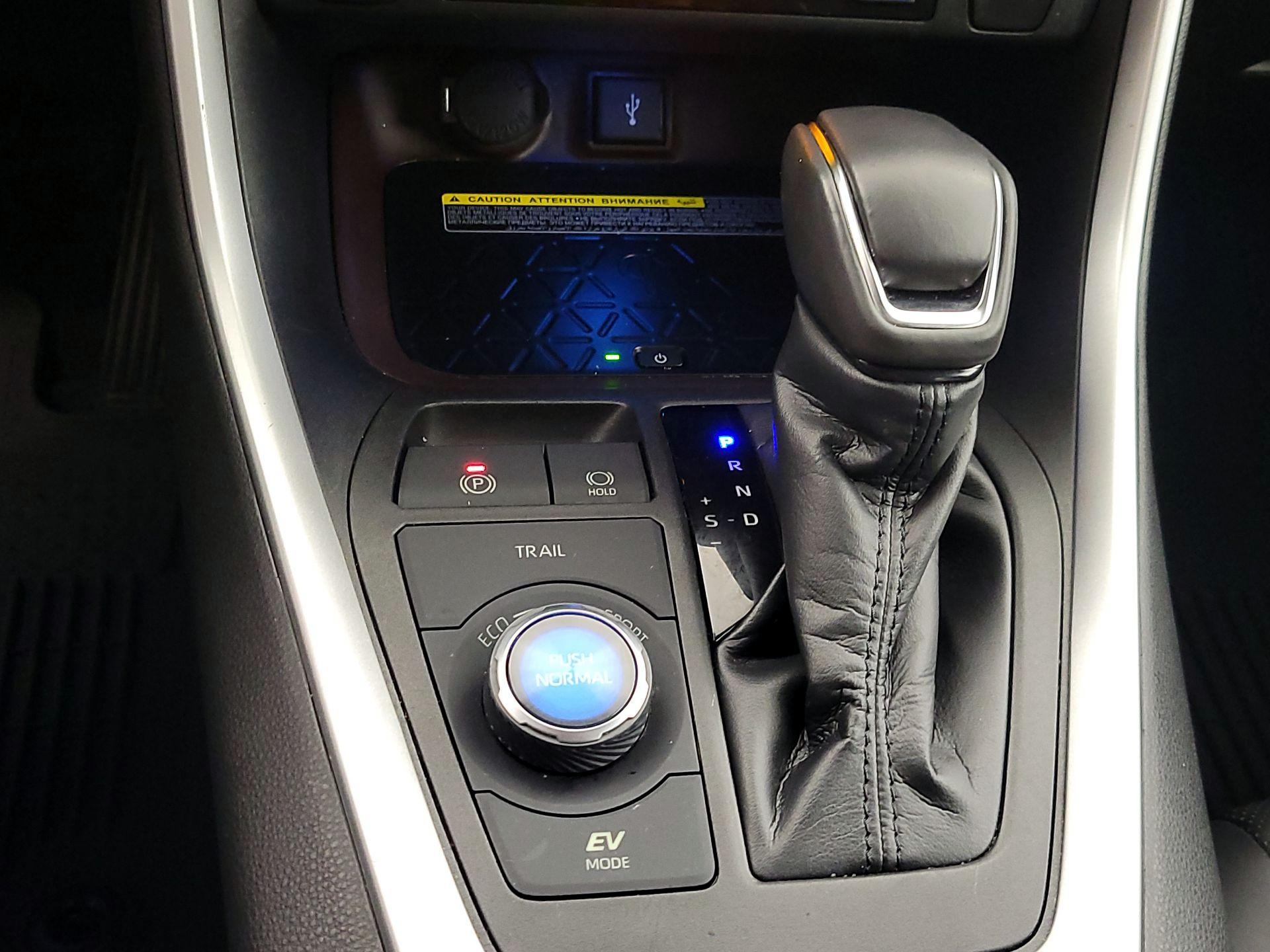 Thumbnail: 2021 Toyota RAV4 - 18