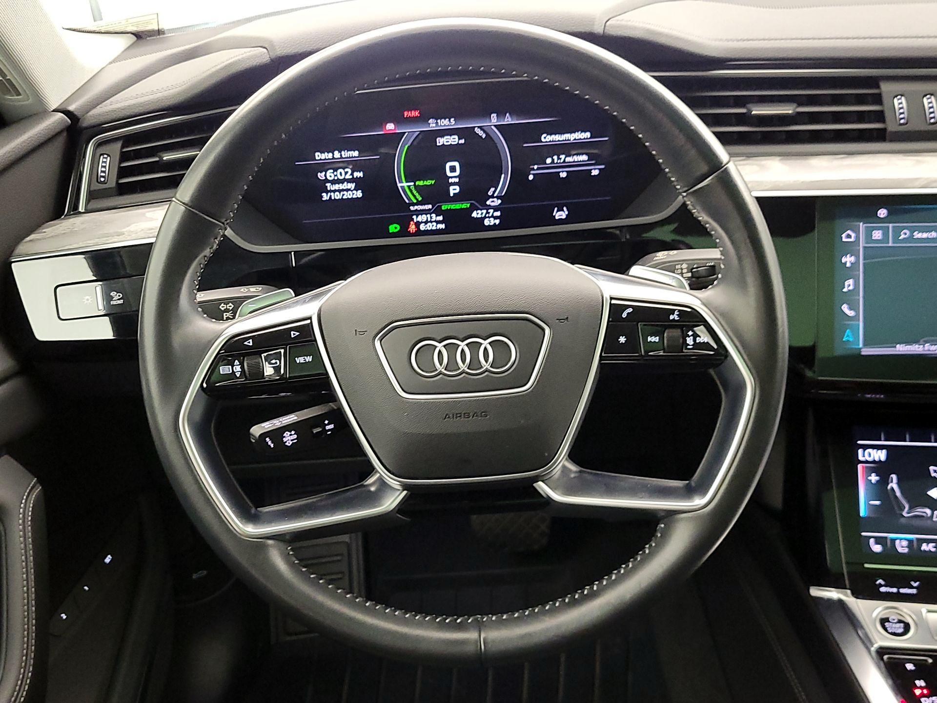 Thumbnail: 2021 Audi e-tron S - 10