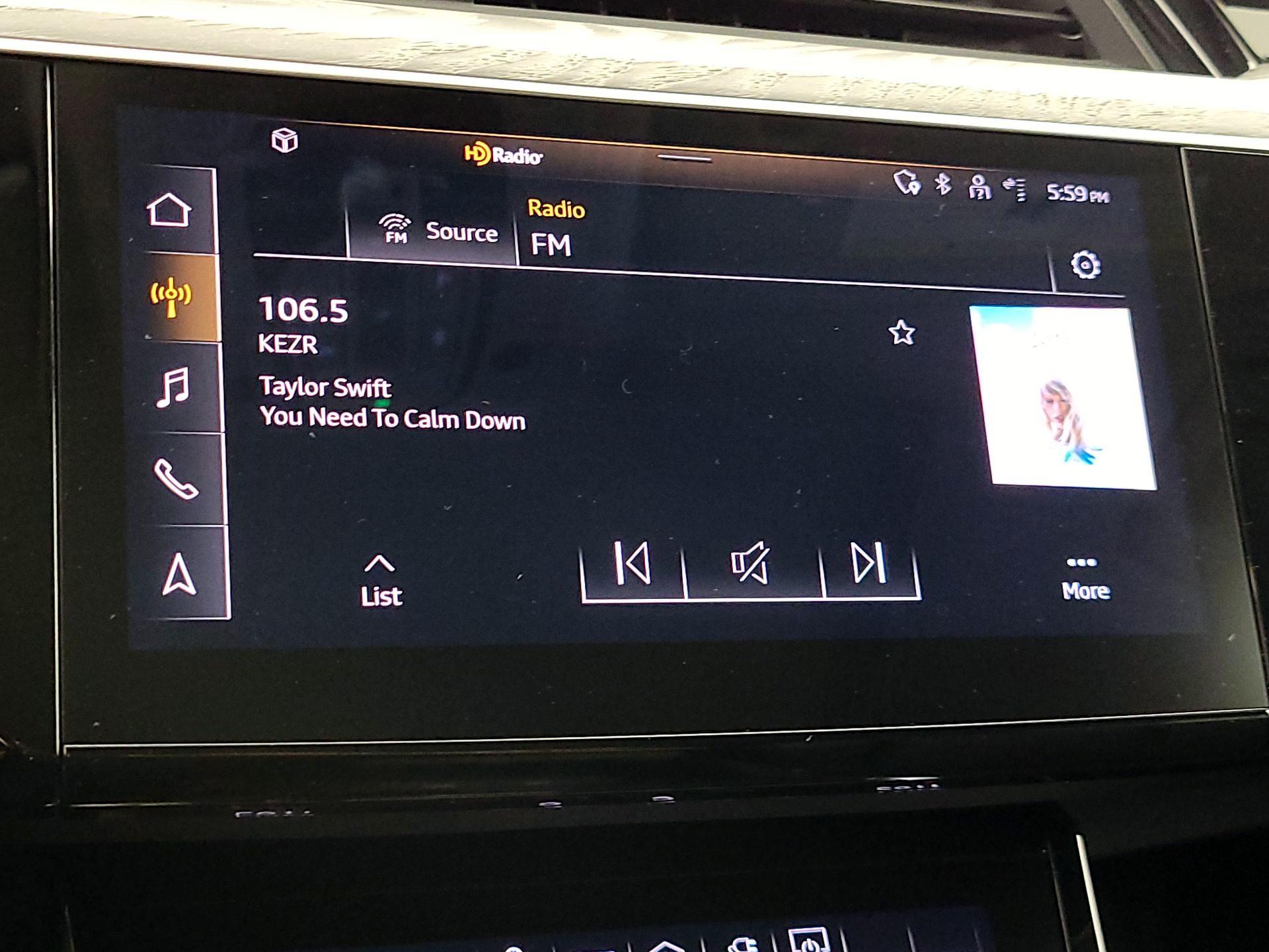 Thumbnail: 2021 Audi e-tron S - 16