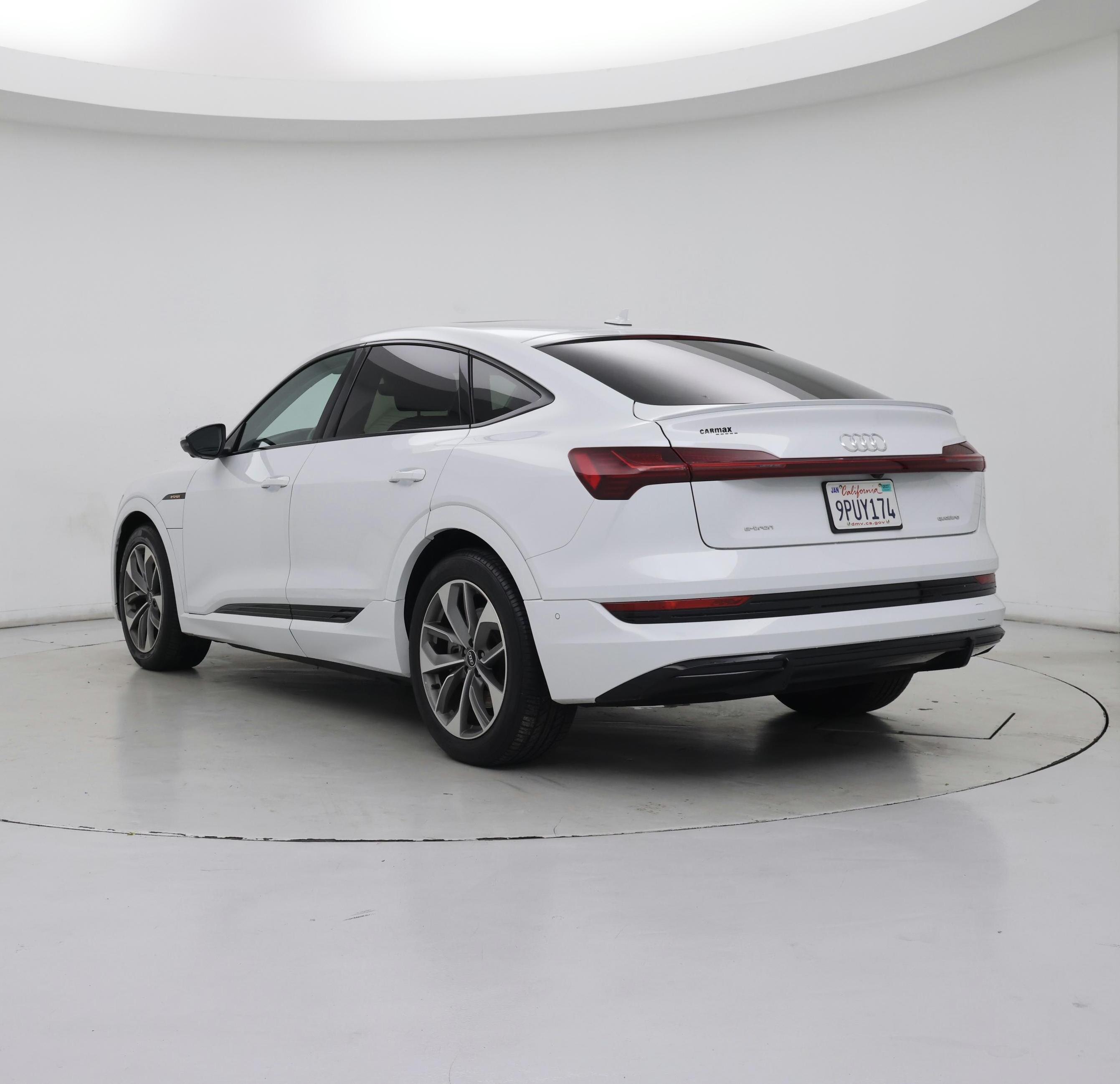 Thumbnail: 2021 Audi e-tron S - 2