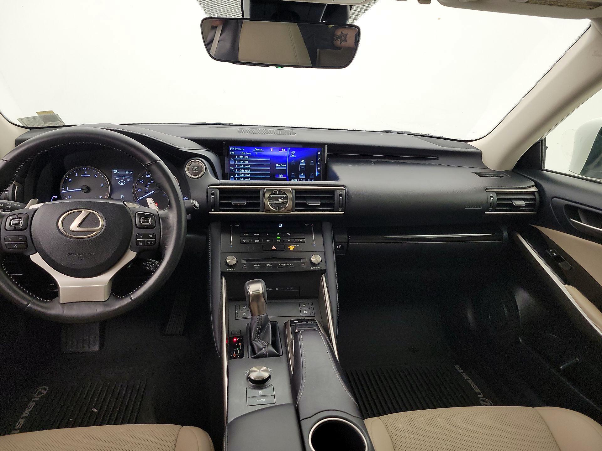 Thumbnail: 2018 Lexus IS - 9