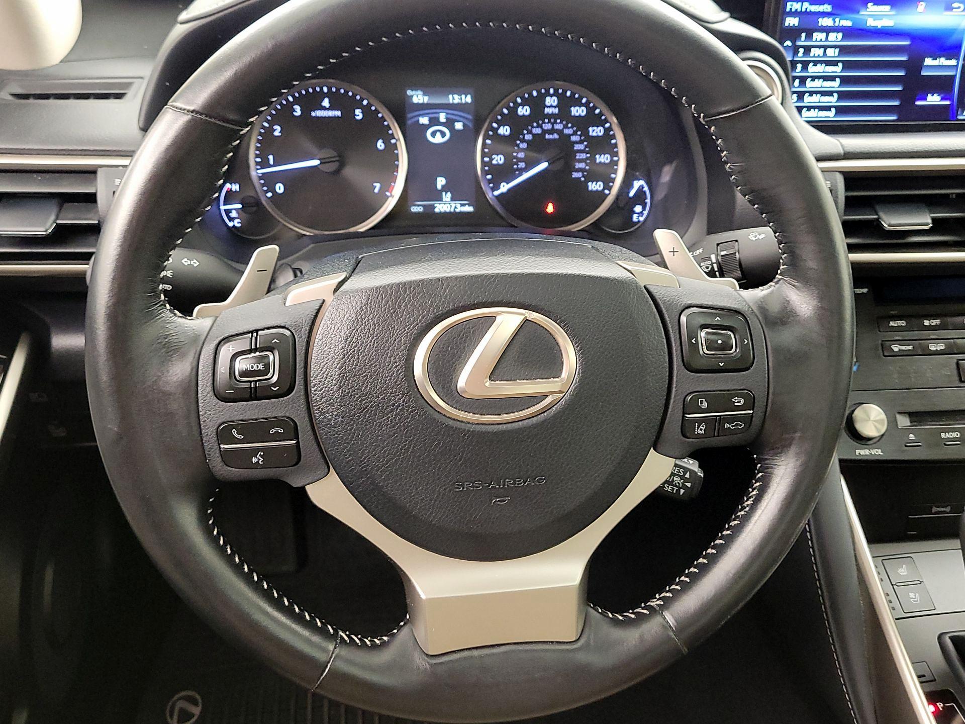 Thumbnail: 2018 Lexus IS - 10