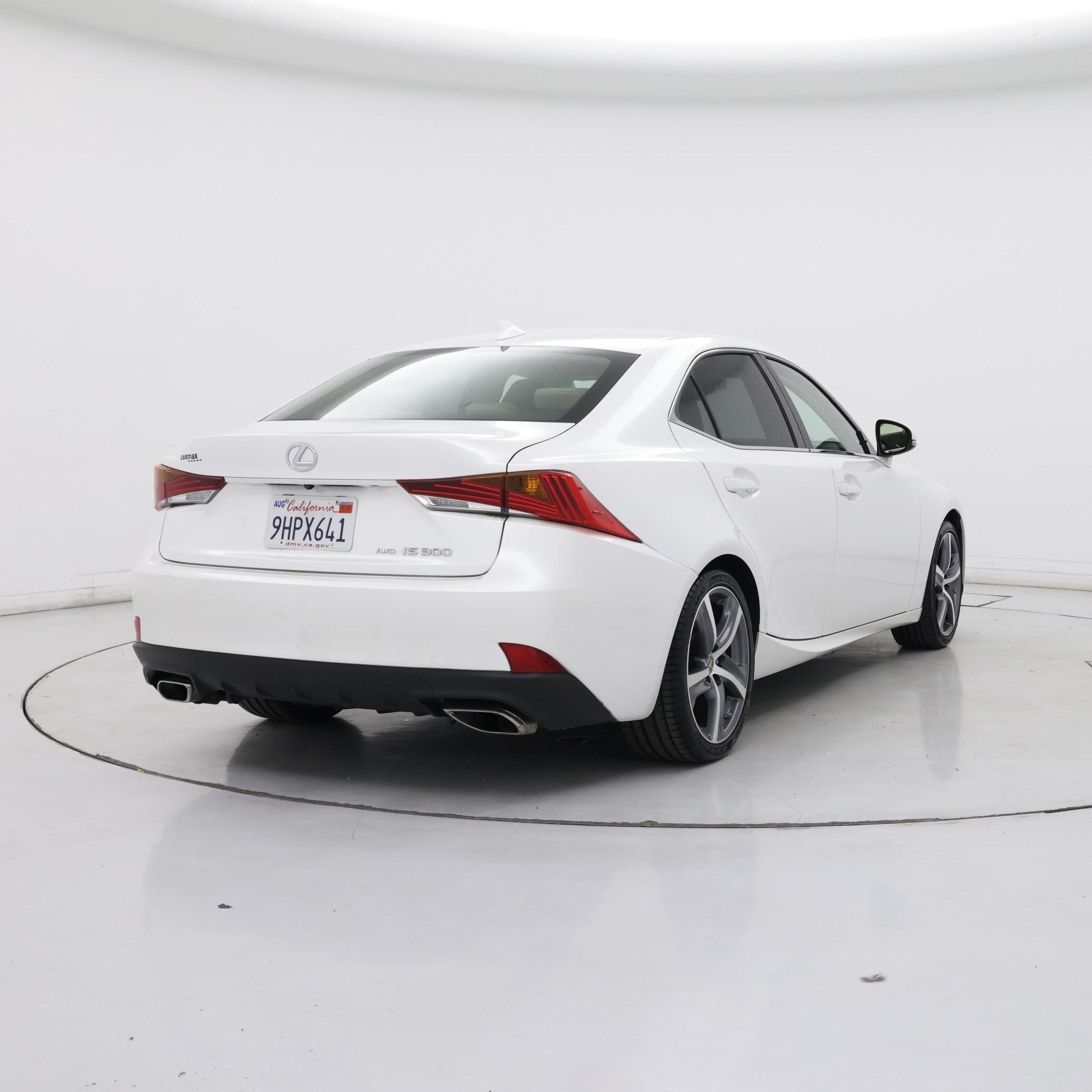 Thumbnail: 2018 Lexus IS - 8