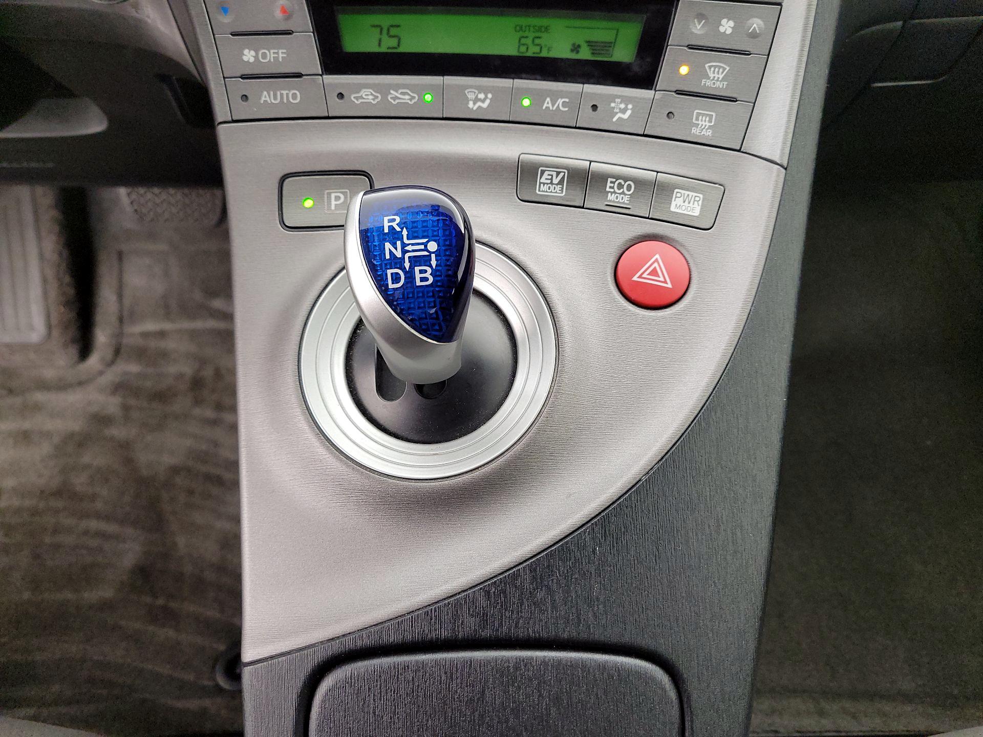 Thumbnail: 2014 Toyota Prius - 16