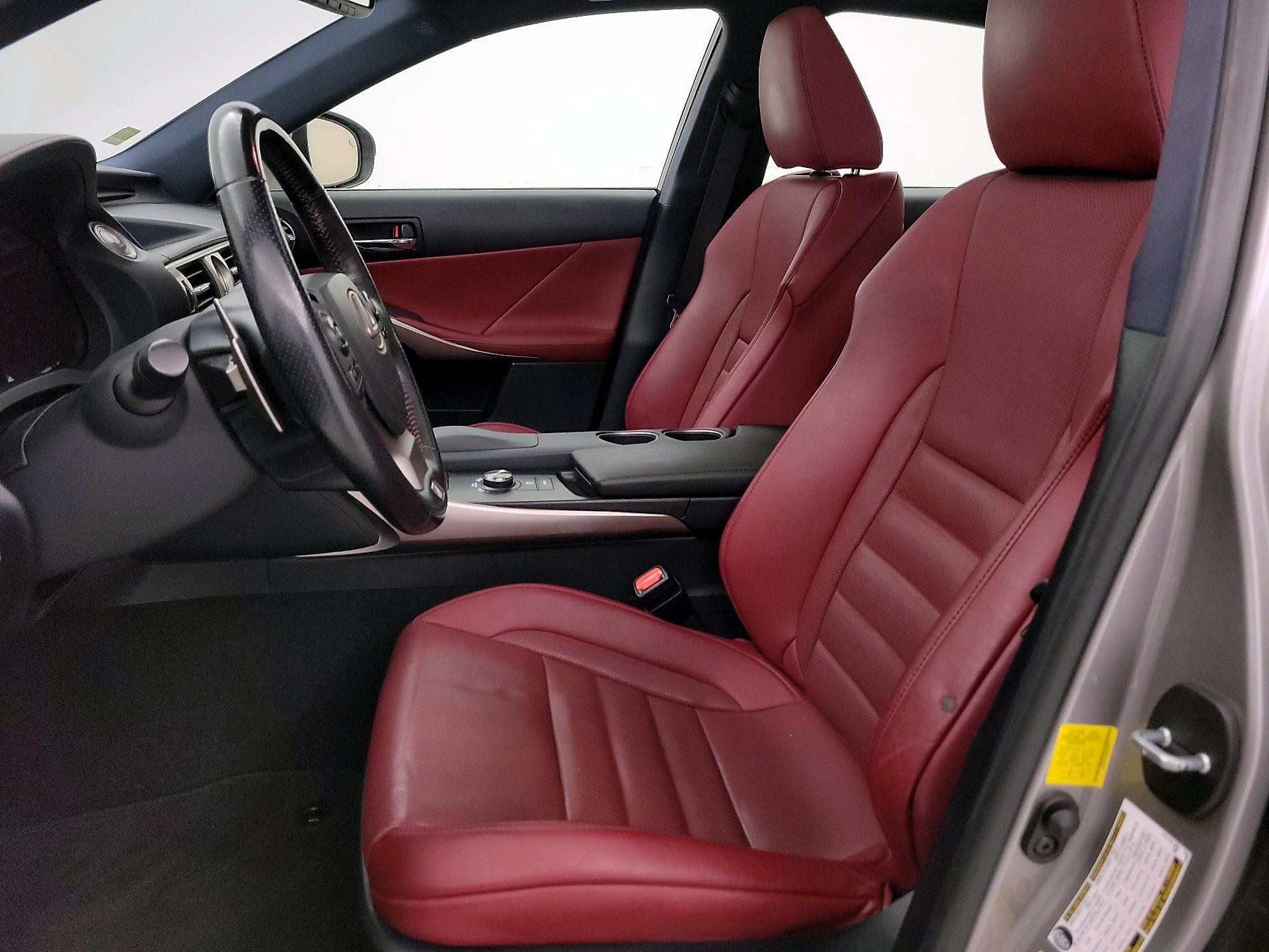 Thumbnail: 2016 Lexus IS - 11