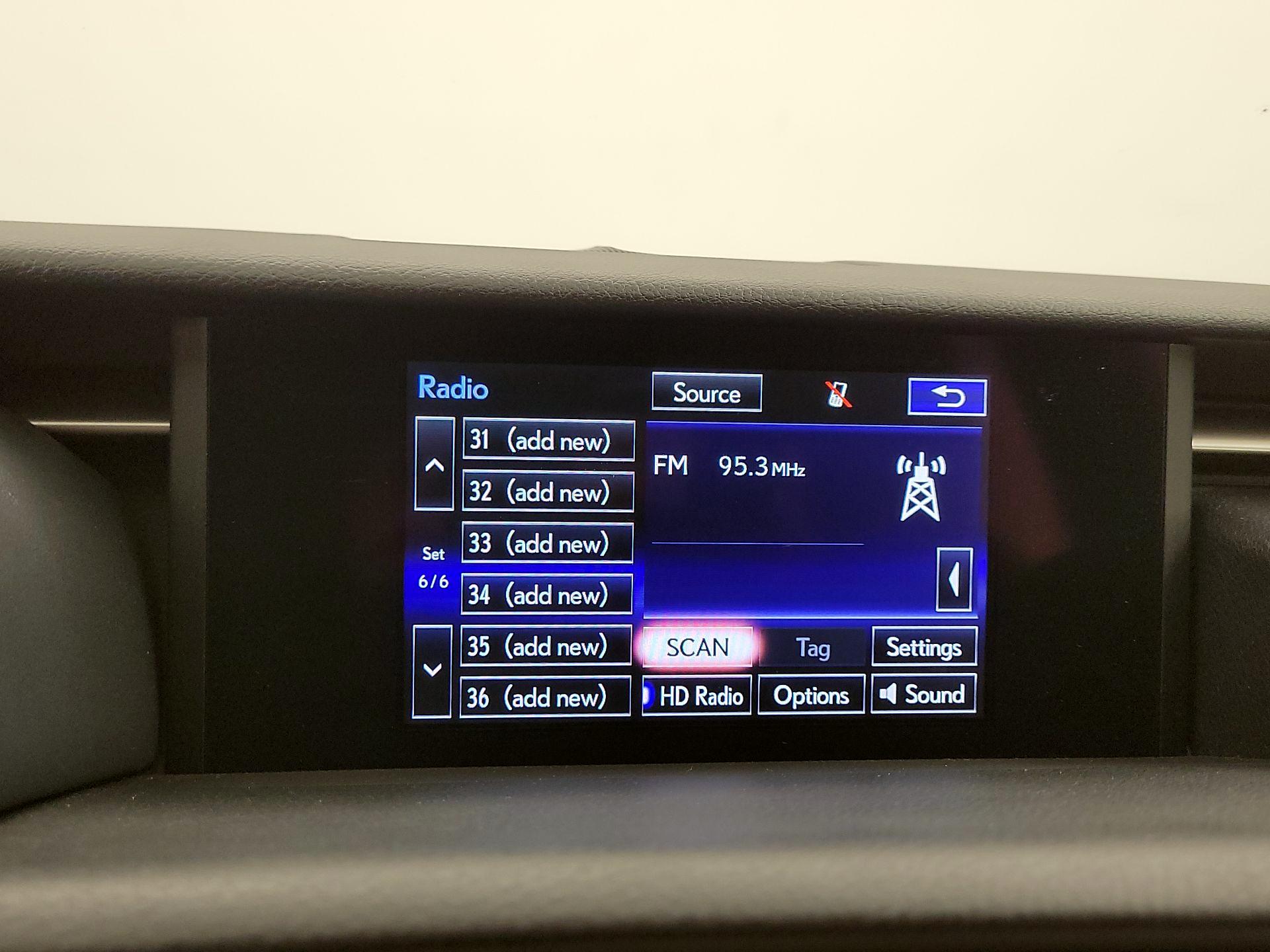 Thumbnail: 2016 Lexus IS - 15